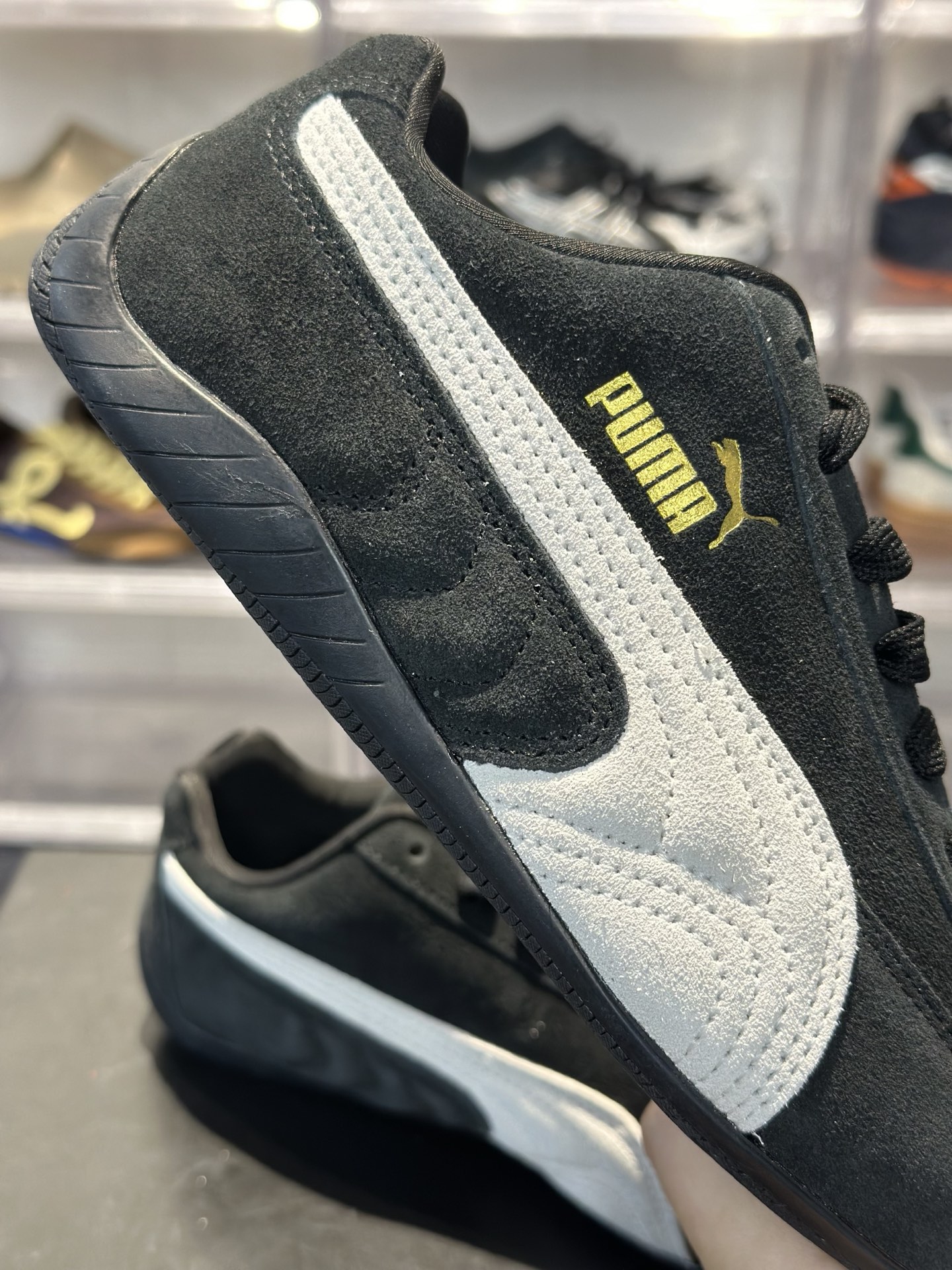 200 麂皮条版 侧边是米白麂皮 材质统一 偏复古做旧 PUMA Speedcat 经典黑-Chinese UA Cheap High Quatity Brand Clothes Bags handbags Sneakers wholesale wholesaler seller from China Factory suppliers Fashion Clothing Shoes best Quality Beautiful Price 200 麂皮条版 侧边是米白麂皮 材质统一 偏复古做旧 PUMA Speedcat 经典黑