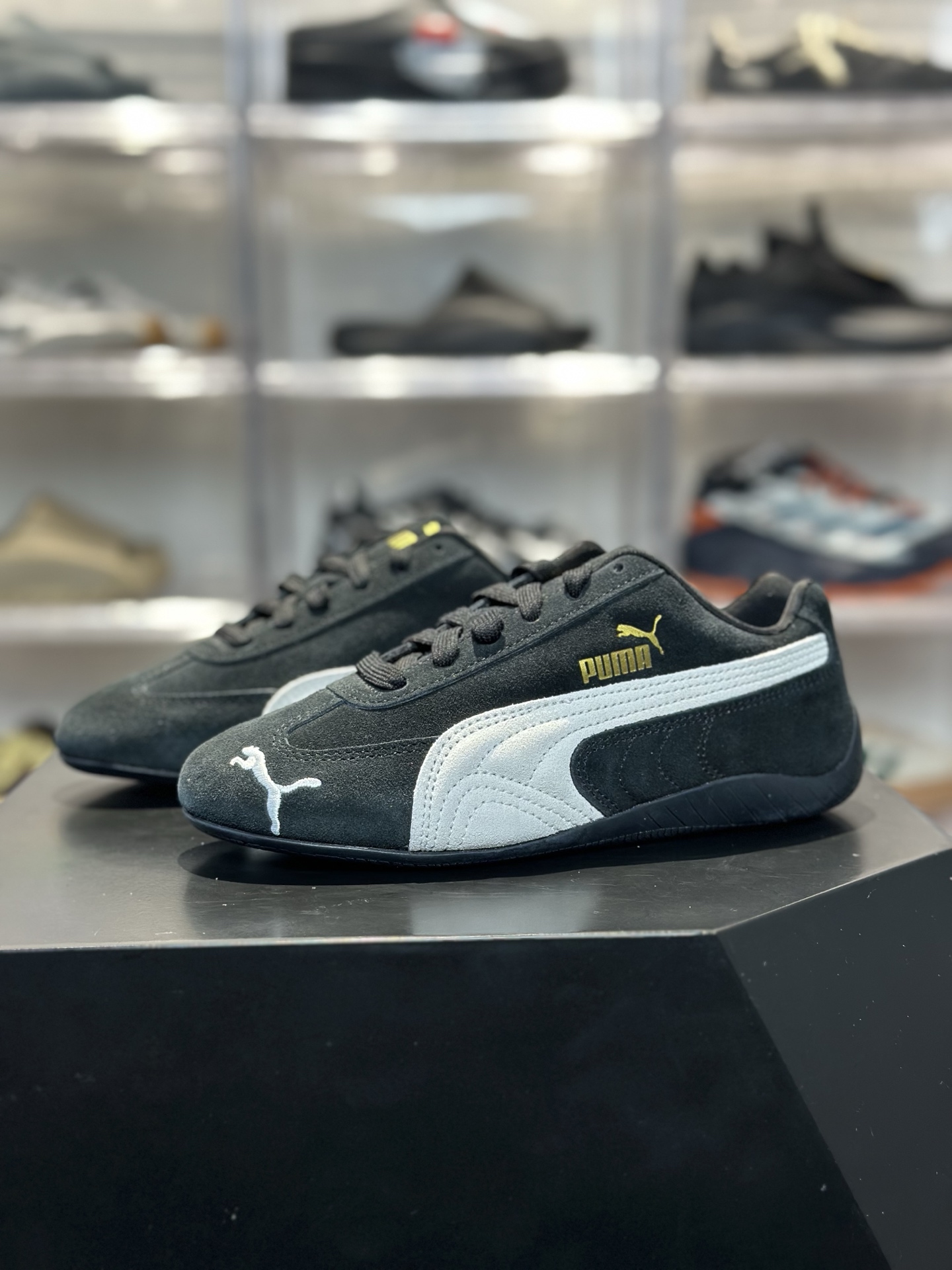 200 麂皮条版 侧边是米白麂皮 材质统一 偏复古做旧 PUMA Speedcat 经典黑-Chinese UA Cheap High Quatity Brand Clothes Bags handbags Sneakers wholesale wholesaler seller from China Factory suppliers Fashion Clothing Shoes best Quality Beautiful Price 200 麂皮条版 侧边是米白麂皮 材质统一 偏复古做旧 PUMA Speedcat 经典黑