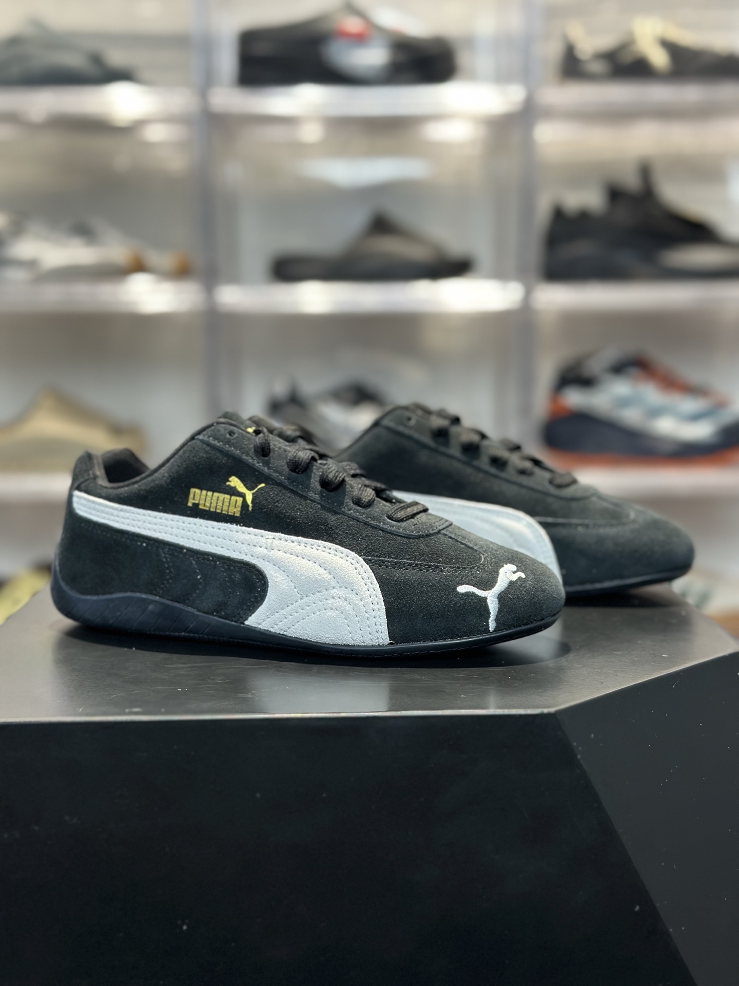 200 麂皮条版 侧边是米白麂皮 材质统一 偏复古做旧 PUMA Speedcat 经典黑-Chinese UA Cheap High Quatity Brand Clothes Bags handbags Sneakers wholesale wholesaler seller from China Factory suppliers Fashion Clothing Shoes best Quality Beautiful Price 200 麂皮条版 侧边是米白麂皮 材质统一 偏复古做旧 PUMA Speedcat 经典黑