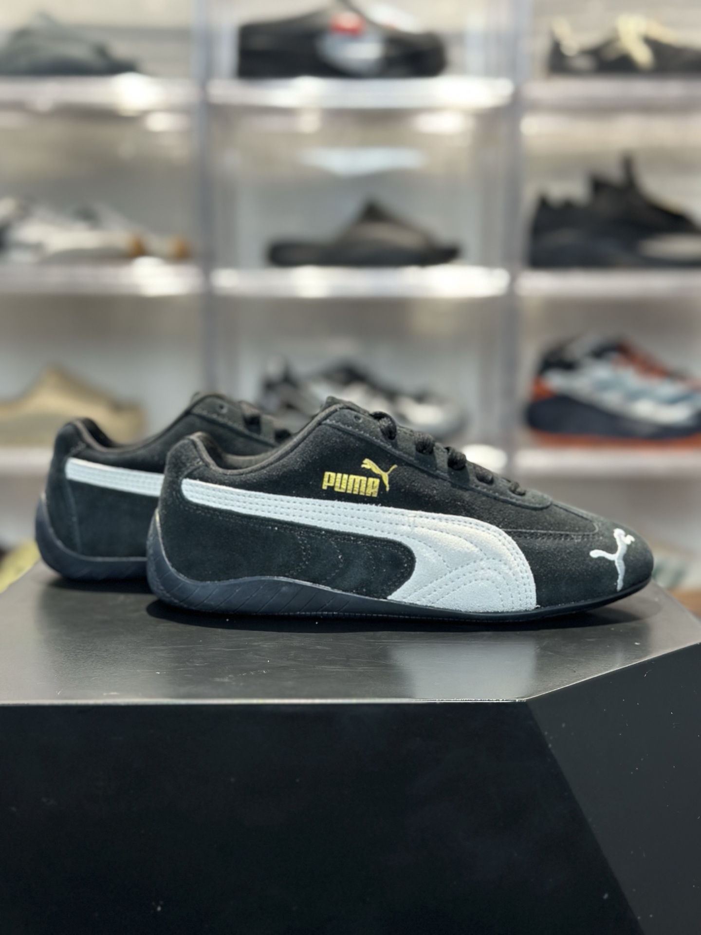 200 麂皮条版 侧边是米白麂皮 材质统一 偏复古做旧 PUMA Speedcat 经典黑-Chinese UA Cheap High Quatity Brand Clothes Bags handbags Sneakers wholesale wholesaler seller from China Factory suppliers Fashion Clothing Shoes best Quality Beautiful Price 200 麂皮条版 侧边是米白麂皮 材质统一 偏复古做旧 PUMA Speedcat 经典黑