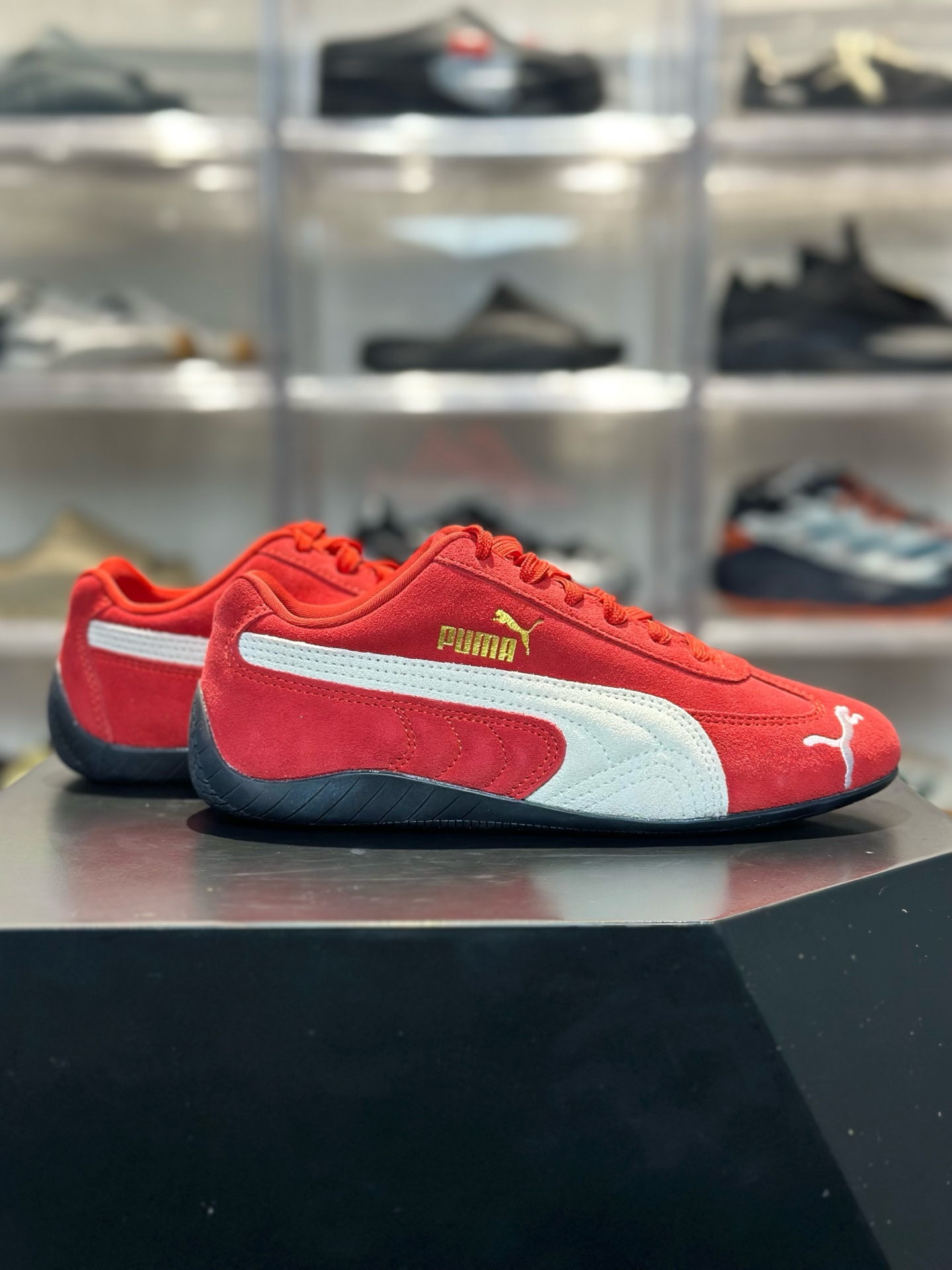麂皮条版侧边是米白麂皮 带波浪纹 鞋身压纹 更复古做旧 PUMA Speedcat 酒红麂皮秋冬氛围感神鞋-Top High Quatity Cheap Sneakers Fashion Clothing Clothes Bags handbags Shoes of all Brand wholesale With The best Quality And Beautiful Price from China Factory Chinese suppliers wholesaler seller 麂皮条版侧边是米白麂皮 带波浪纹 鞋身压纹 更复古做旧 PUMA Speedcat 酒红麂皮秋冬氛围感神鞋