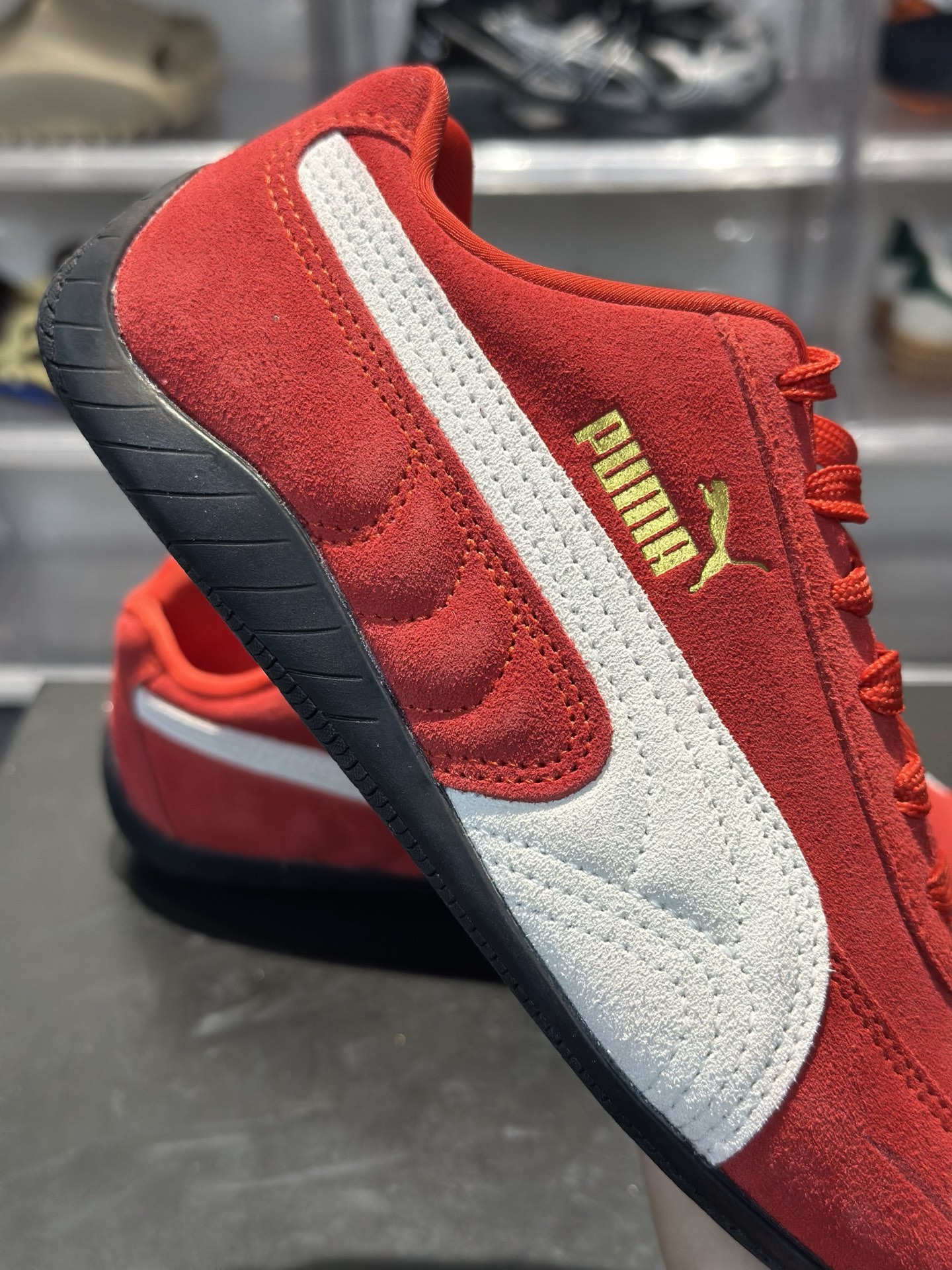 麂皮条版侧边是米白麂皮 带波浪纹 鞋身压纹 更复古做旧 PUMA Speedcat 酒红麂皮秋冬氛围感神鞋-Top High Quatity Cheap Sneakers Fashion Clothing Clothes Bags handbags Shoes of all Brand wholesale With The best Quality And Beautiful Price from China Factory Chinese suppliers wholesaler seller 麂皮条版侧边是米白麂皮 带波浪纹 鞋身压纹 更复古做旧 PUMA Speedcat 酒红麂皮秋冬氛围感神鞋