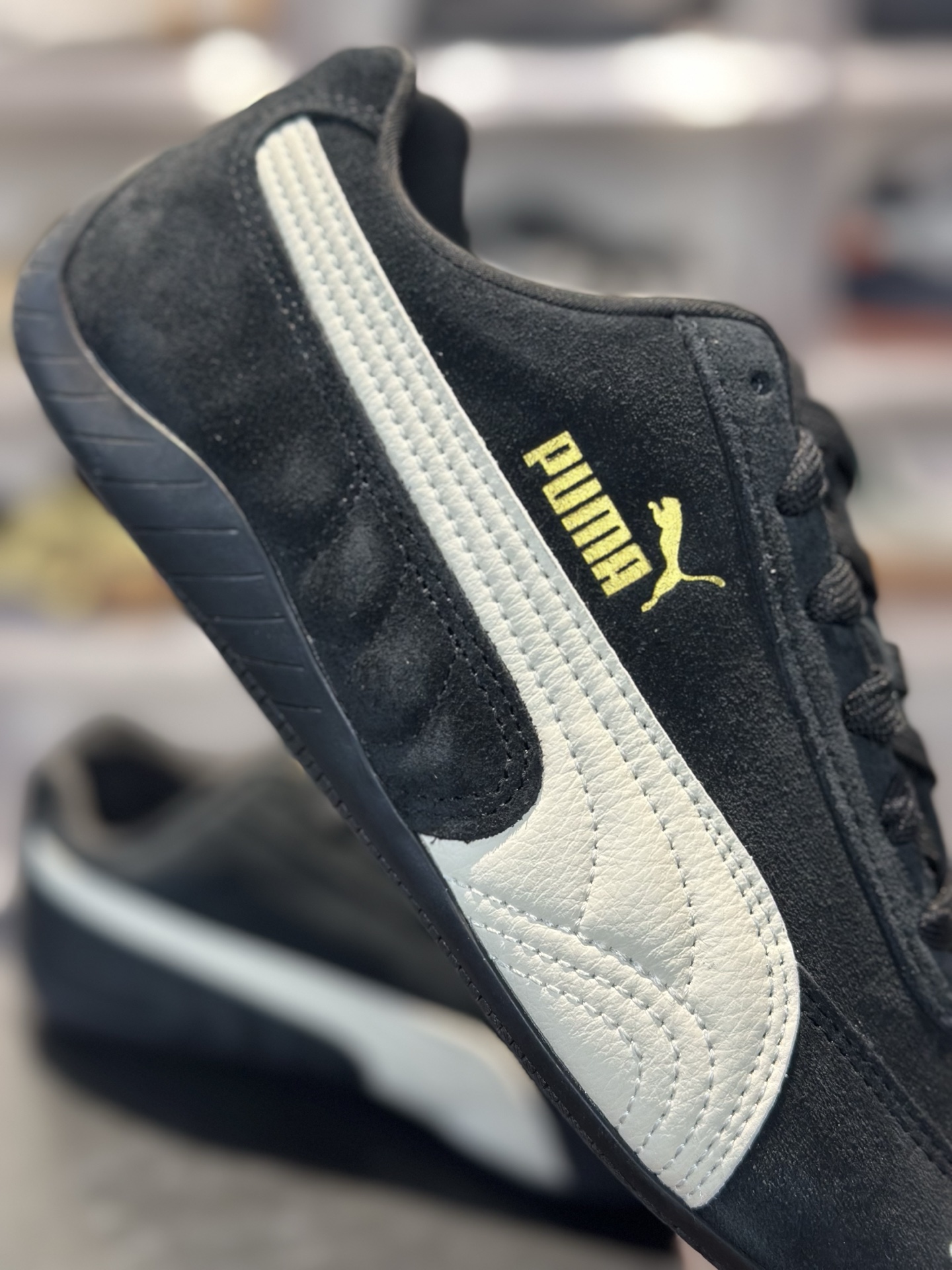 皮革条版 侧边是米白光滑皮革线条干净 偏现代利落 PUMA Speedcat 经典黑鞋柜必入百搭复古鞋 黑麂皮 米白拼接-Top High Quatity Cheap Sneakers Fashion Clothing Clothes Bags handbags Shoes of all Brand wholesale With The best Quality And Beautiful Price from China Factory Chinese suppliers wholesaler seller 皮革条版 侧边是米白光滑皮革线条干净 偏现代利落 PUMA Speedcat 经典黑鞋柜必入百搭复古鞋 黑麂皮 米白拼接
