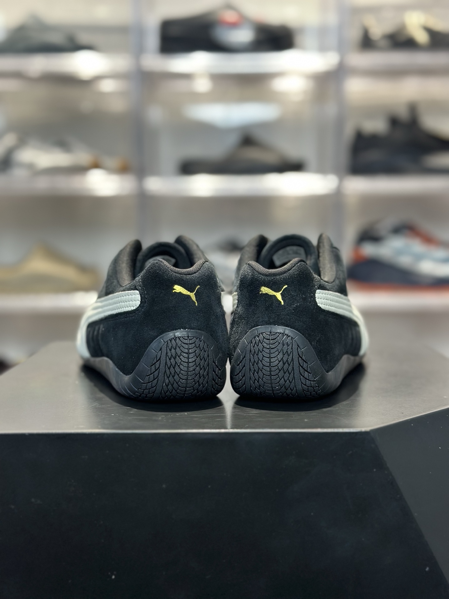 皮革条版 侧边是米白光滑皮革线条干净 偏现代利落 PUMA Speedcat 经典黑鞋柜必入百搭复古鞋 黑麂皮 米白拼接-Top High Quatity Cheap Sneakers Fashion Clothing Clothes Bags handbags Shoes of all Brand wholesale With The best Quality And Beautiful Price from China Factory Chinese suppliers wholesaler seller 皮革条版 侧边是米白光滑皮革线条干净 偏现代利落 PUMA Speedcat 经典黑鞋柜必入百搭复古鞋 黑麂皮 米白拼接