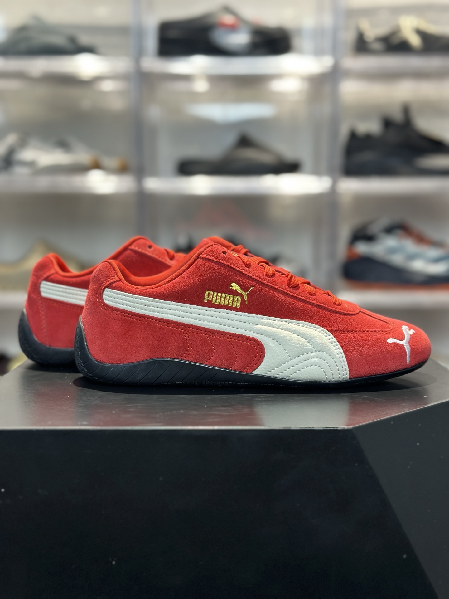 皮革条版 侧边是米白光滑皮革 线条干净利落 偏现代简约 PUMA Speedcat 正红皮革条 本命年喜庆神鞋 正红麂皮 米白皮拼条-Top High Quatity Cheap Sneakers Fashion Clothing Clothes Bags handbags Shoes of all Brand wholesale With The best Quality And Beautiful Price from China Factory Chinese suppliers wholesaler seller 皮革条版 侧边是米白光滑皮革 线条干净利落 偏现代简约 PUMA Speedcat 正红皮革条 本命年喜庆神鞋 正红麂皮 米白皮拼条