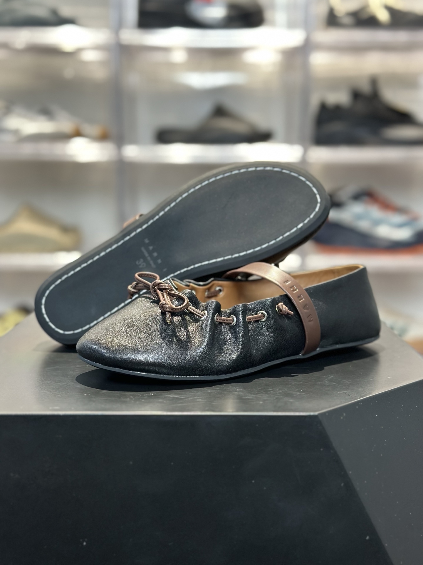 MARNI 玛尼26Fw 褶皱蝴蝶结芭蕾舞鞋平底玛丽珍单鞋-Top High Quatity Cheap Sneakers Fashion Clothing Clothes Bags handbags Shoes of all Brand wholesale With The best Quality And Beautiful Price from China Factory Chinese suppliers wholesaler seller MARNI 玛尼26Fw 褶皱蝴蝶结芭蕾舞鞋平底玛丽珍单鞋