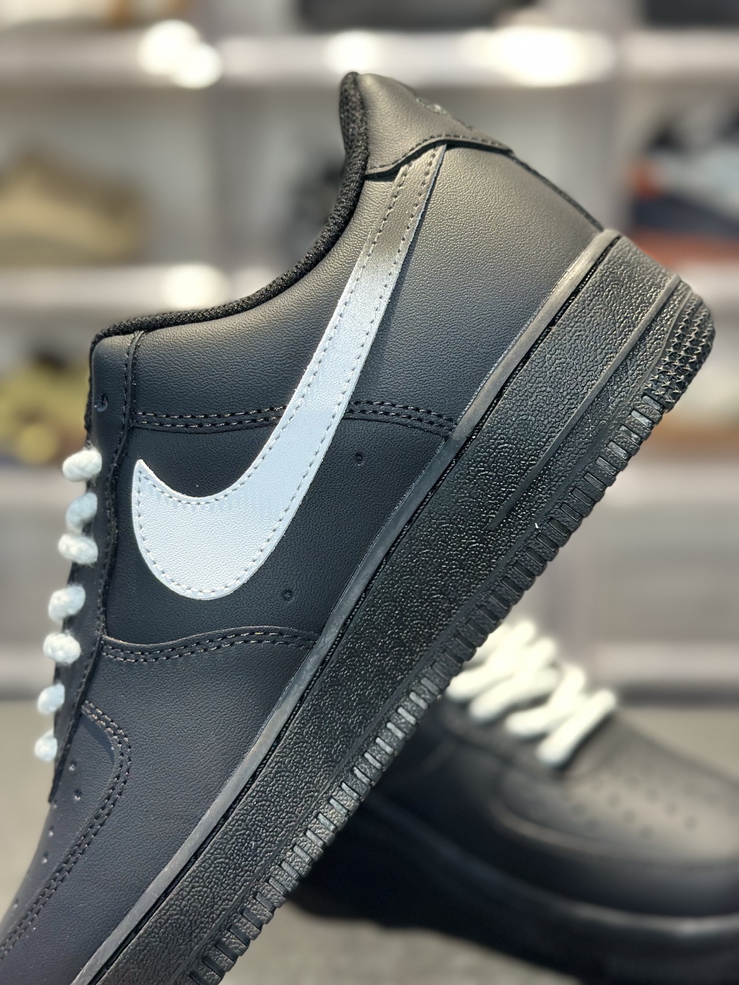 260 爆款上新 Nike Air Force 1 黑白麻绳款 全黑荔枝纹皮革 白色 Swoosh 经典永不过时 ZH0316-001-Chinese UA Cheap High Quatity Brand Clothes Bags handbags Sneakers wholesale wholesaler seller from China Factory suppliers Fashion Clothing Shoes best Quality Beautiful Price 260 爆款上新 Nike Air Force 1 黑白麻绳款 全黑荔枝纹皮革 白色 Swoosh 经典永不过时 ZH0316-001