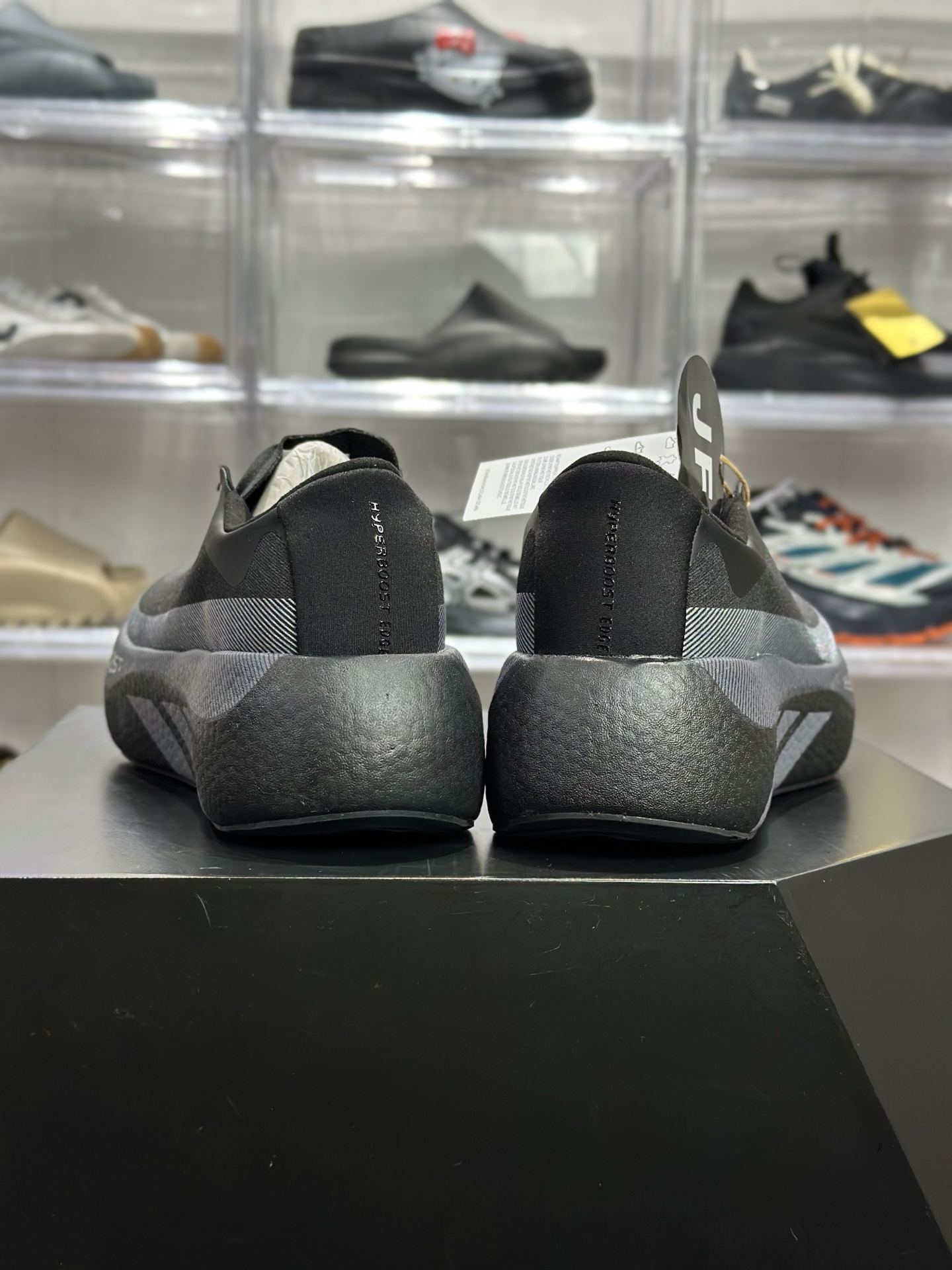 220 adidas Hyperboost Edge M 黑灰渐变专业跑鞋 KJ0754