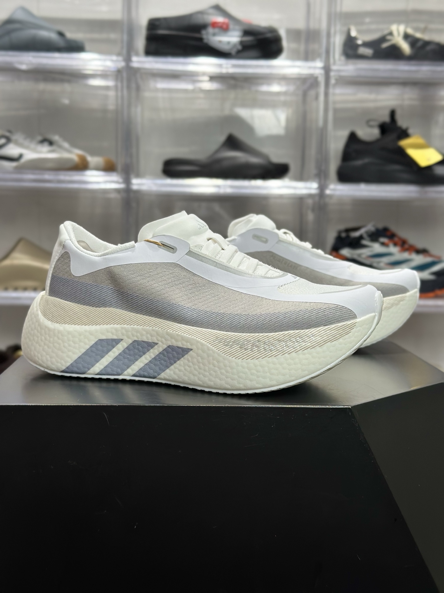 220 adidas Hyperboost Edge M 浅灰米白渐变专业跑鞋 KI1918