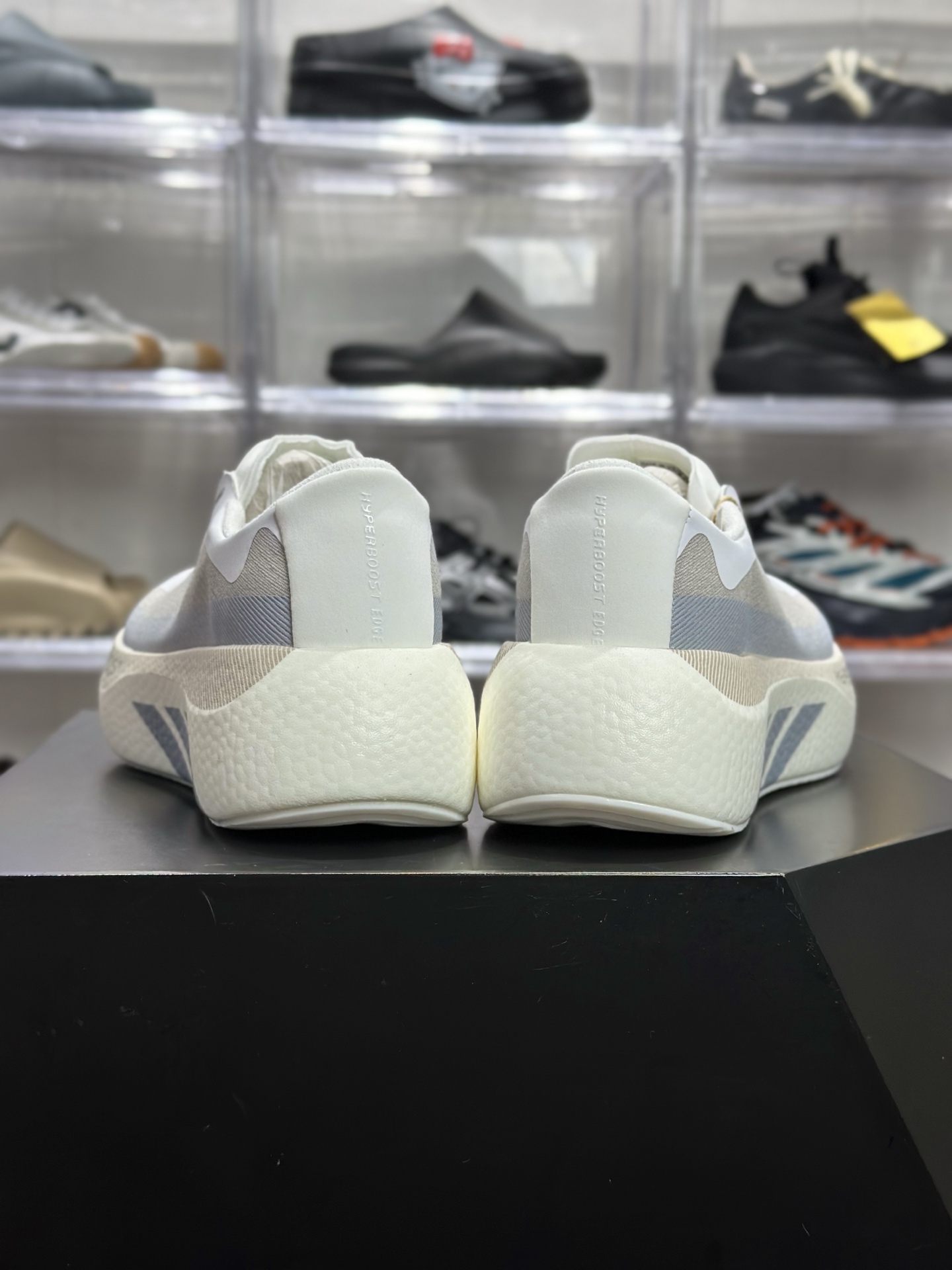 220 adidas Hyperboost Edge M 浅灰米白渐变专业跑鞋 KI1918