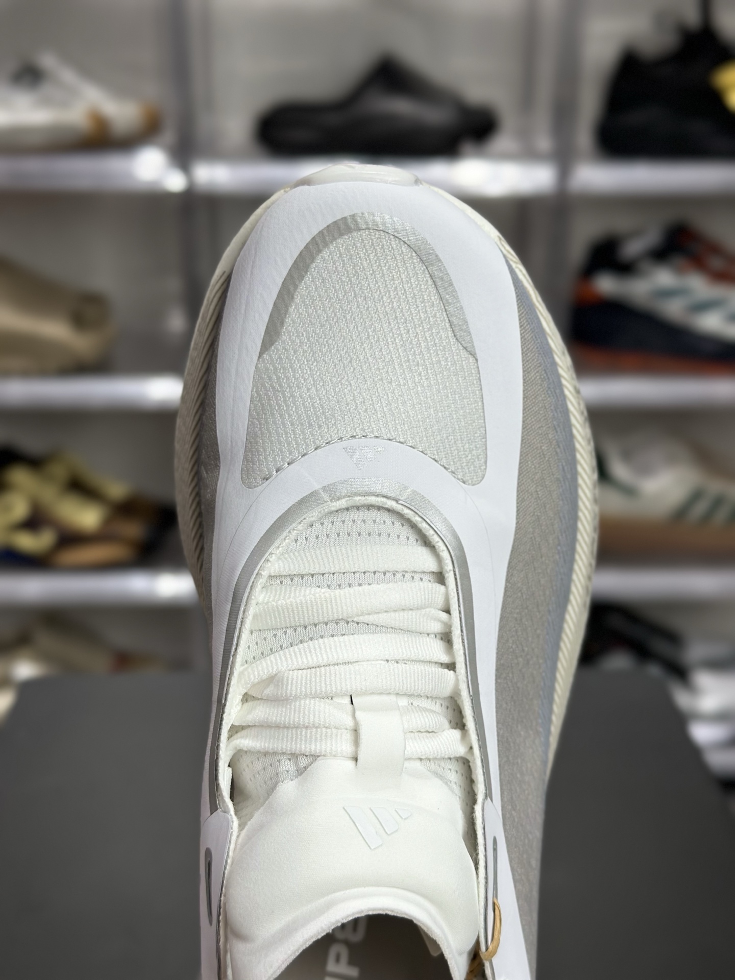 220 adidas Hyperboost Edge M 浅灰米白渐变专业跑鞋 KI1918