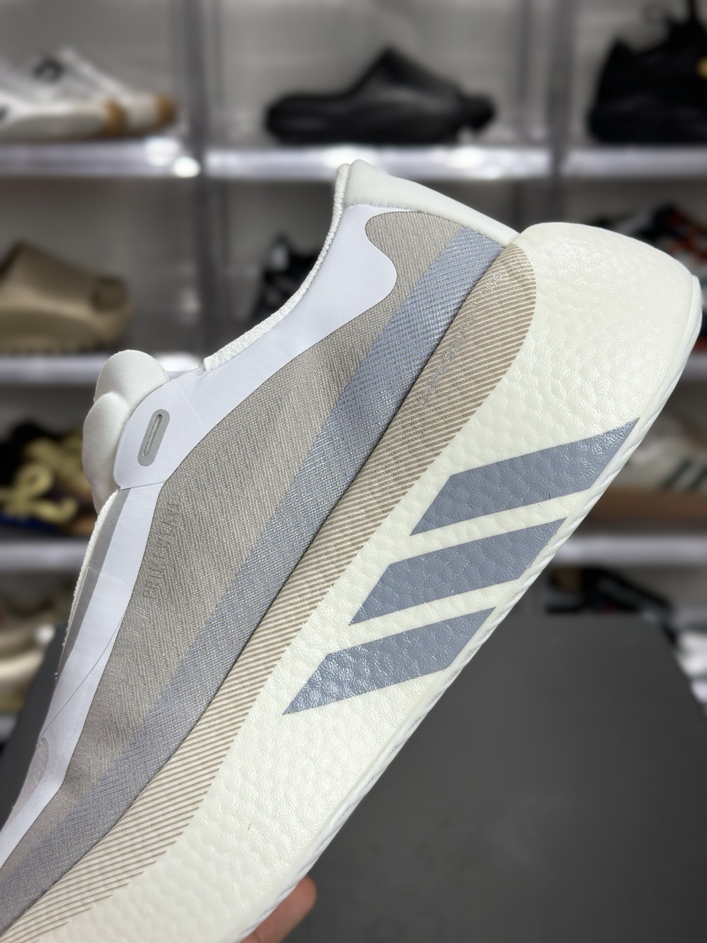 220 adidas Hyperboost Edge M 浅灰米白渐变专业跑鞋 KI1918