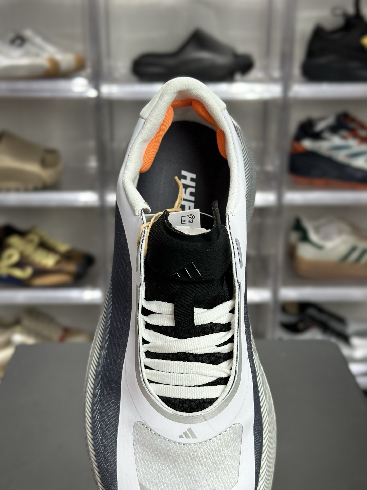 220 adidas Hyperboost Edge M 深灰白渐变专业跑鞋 HQ9528