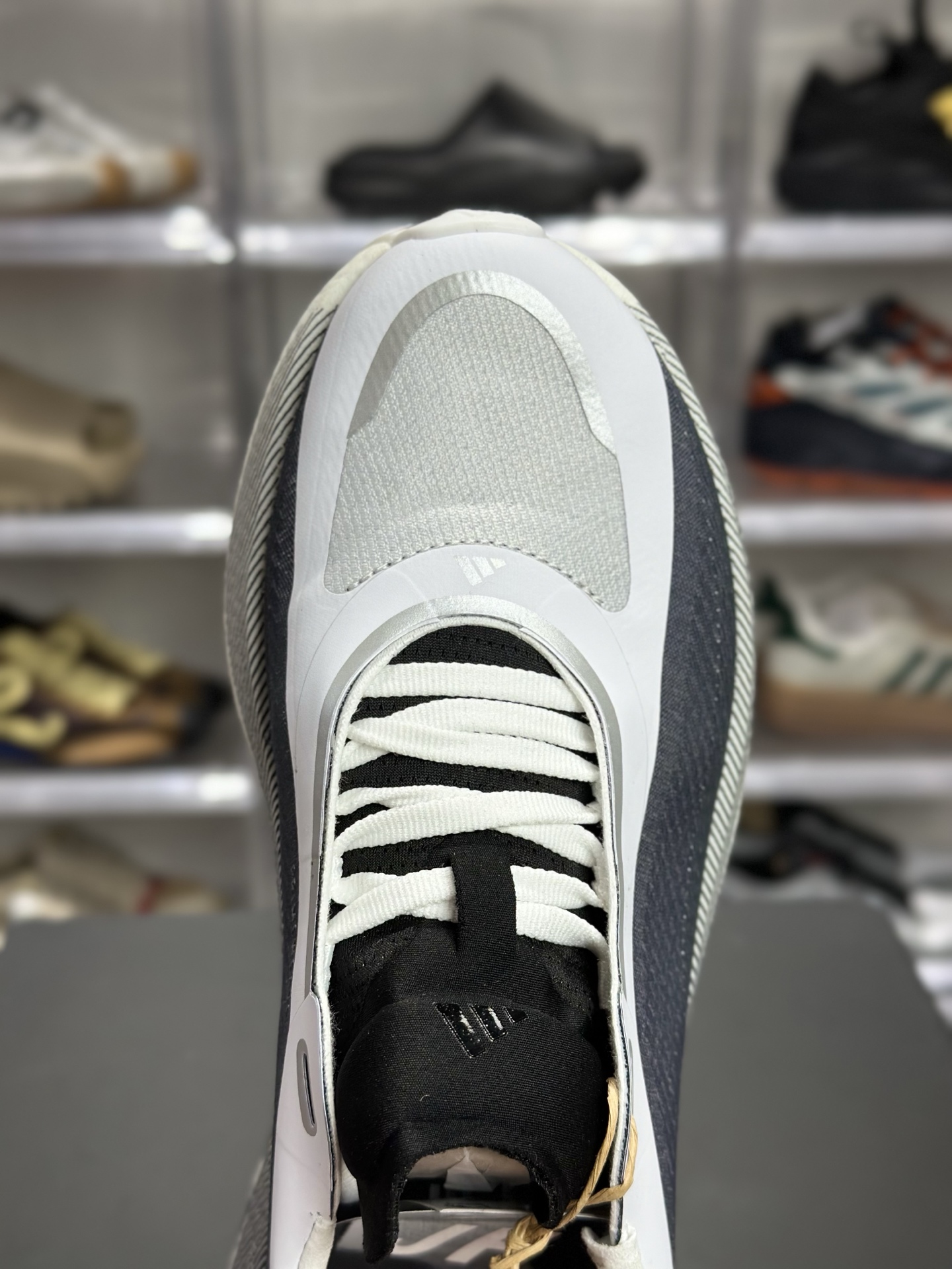 220 adidas Hyperboost Edge M 深灰白渐变专业跑鞋 HQ9528
