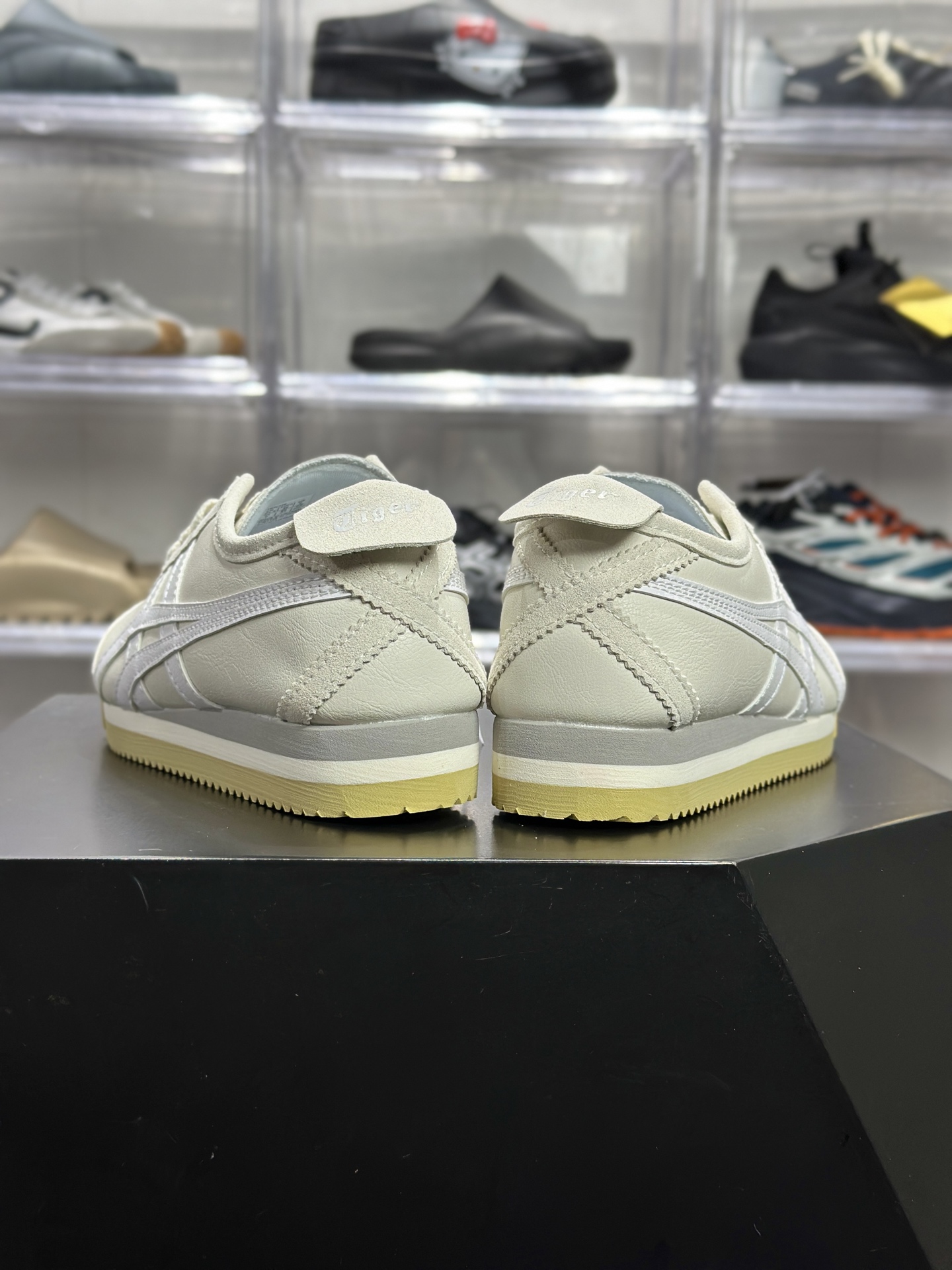 160 鬼冢虎 MEXICO 66 SD PF米白生胶厚底 1183C156-100-Chinese UA Cheap High Quatity Brand Clothes Bags handbags Sneakers wholesale wholesaler seller from China Factory suppliers Fashion Clothing Shoes best Quality Beautiful Price 160 鬼冢虎 MEXICO 66 SD PF米白生胶厚底 1183C156-100