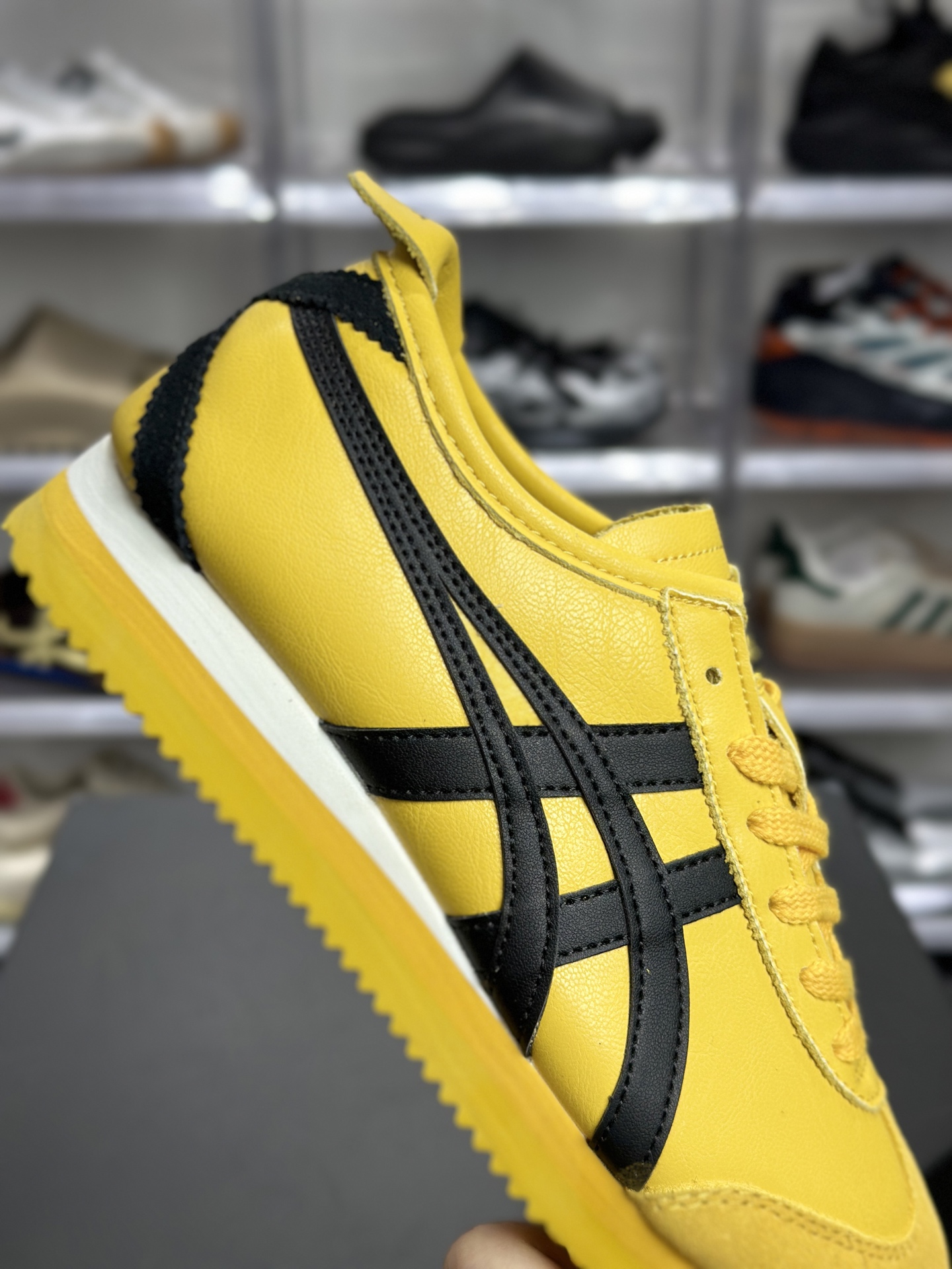 160 Onitsuka Tiger（鬼冢虎）MEXICO 66 系列 李小龙经典黄黑配色厚底 11830621-750