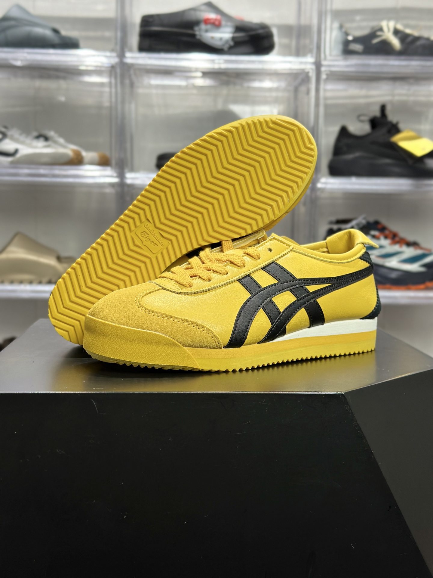 160 Onitsuka Tiger（鬼冢虎）MEXICO 66 系列 李小龙经典黄黑配色厚底 11830621-750