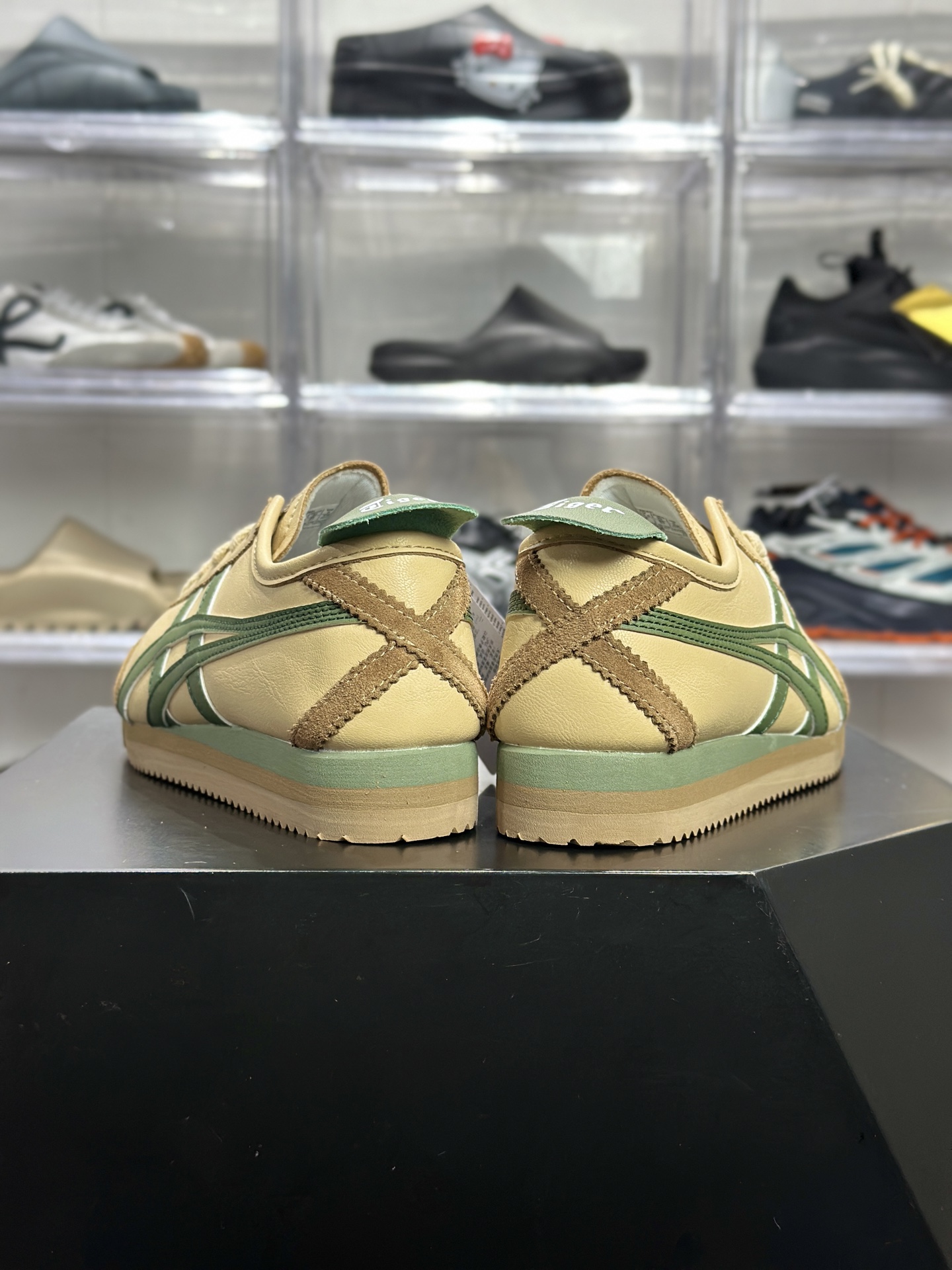 160 鬼冢虎 MEXICO 66 厚底卡其抹茶绿 1183C621-201