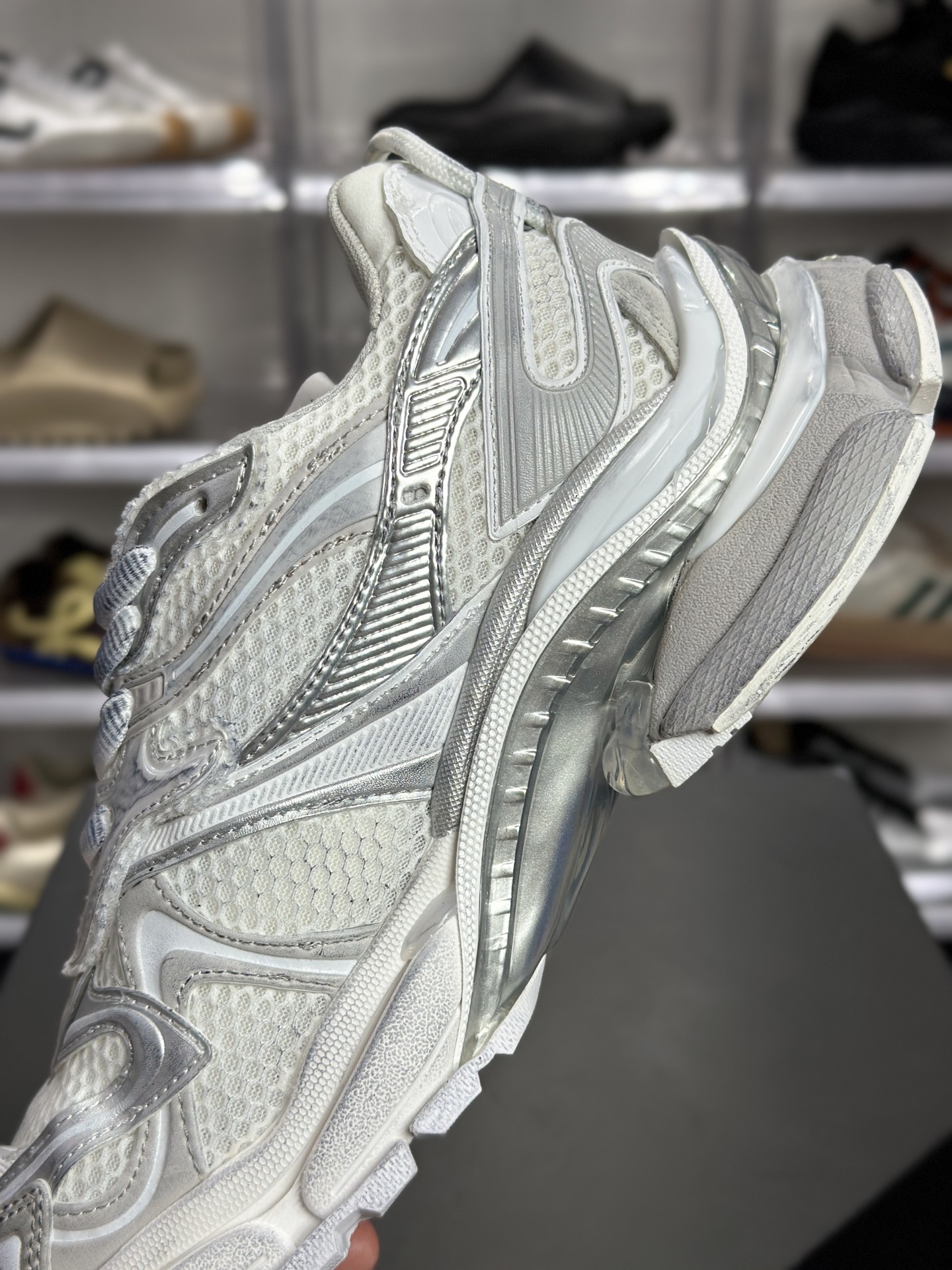 Balenciaga Runner 2.0 白银灰 779066 W3R9110-Top High Quatity Cheap Sneakers Fashion Clothing Clothes Bags handbags Shoes of all Brand wholesale With The best Quality And Beautiful Price from China Factory Chinese suppliers wholesaler seller Balenciaga Runner 2.0 白银灰 779066 W3R9110