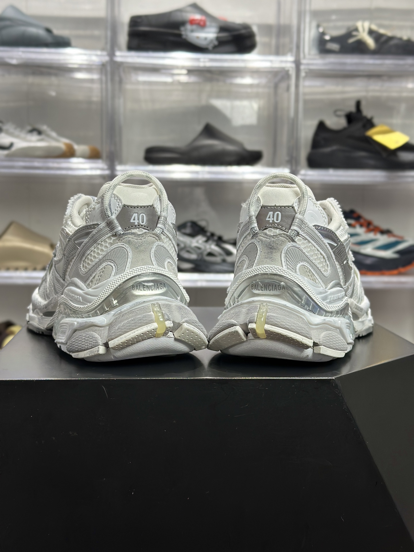 Balenciaga Runner 2.0 白银灰 779066 W3R9110-Top High Quatity Cheap Sneakers Fashion Clothing Clothes Bags handbags Shoes of all Brand wholesale With The best Quality And Beautiful Price from China Factory Chinese suppliers wholesaler seller Balenciaga Runner 2.0 白银灰 779066 W3R9110