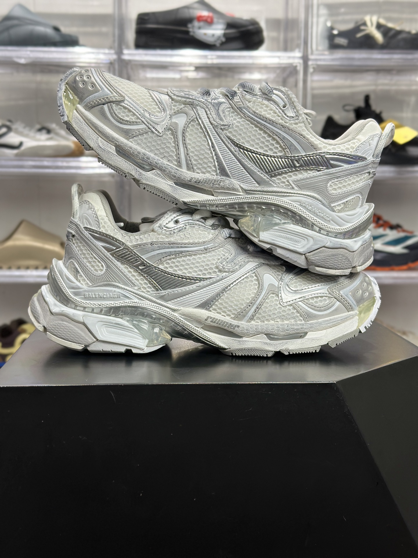 Balenciaga Runner 2.0 白银灰 779066 W3R9110-Top High Quatity Cheap Sneakers Fashion Clothing Clothes Bags handbags Shoes of all Brand wholesale With The best Quality And Beautiful Price from China Factory Chinese suppliers wholesaler seller Balenciaga Runner 2.0 白银灰 779066 W3R9110