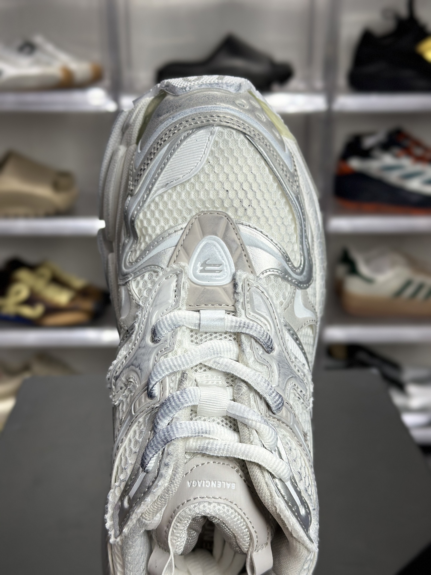 Balenciaga Runner 2.0 白银灰 779066 W3R9110-Top High Quatity Cheap Sneakers Fashion Clothing Clothes Bags handbags Shoes of all Brand wholesale With The best Quality And Beautiful Price from China Factory Chinese suppliers wholesaler seller Balenciaga Runner 2.0 白银灰 779066 W3R9110