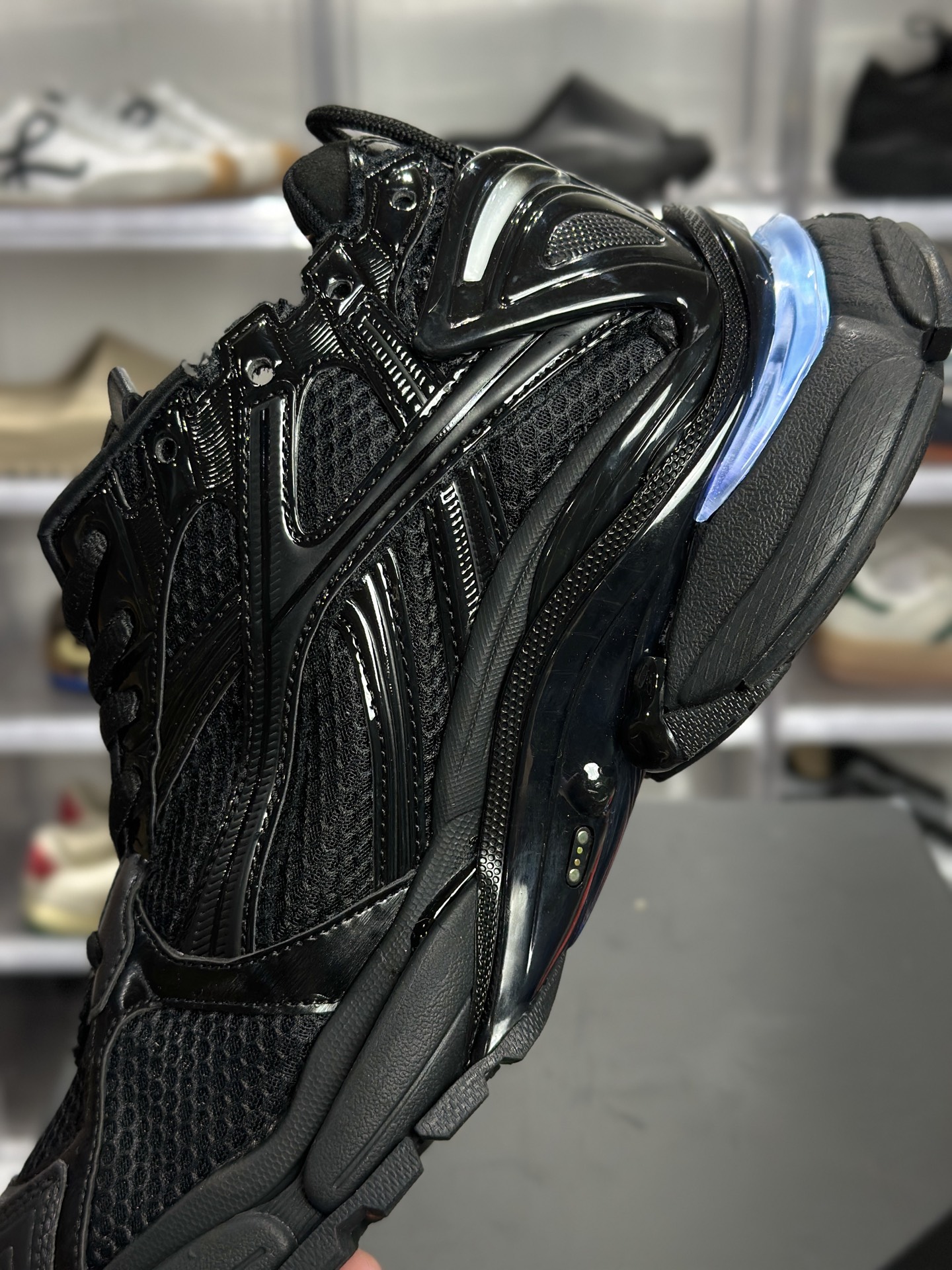 巴黎世家 Runner LED 黑绿 853225 WRNLD 1000-Top High Quatity Cheap Sneakers Fashion Clothing Clothes Bags handbags Shoes of all Brand wholesale With The best Quality And Beautiful Price from China Factory Chinese suppliers wholesaler seller 巴黎世家 Runner LED 黑绿 853225 WRNLD 1000