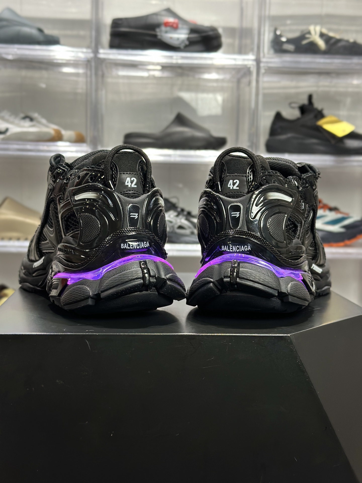 巴黎世家 Runner LED 黑绿 853225 WRNLD 1000-Top High Quatity Cheap Sneakers Fashion Clothing Clothes Bags handbags Shoes of all Brand wholesale With The best Quality And Beautiful Price from China Factory Chinese suppliers wholesaler seller 巴黎世家 Runner LED 黑绿 853225 WRNLD 1000