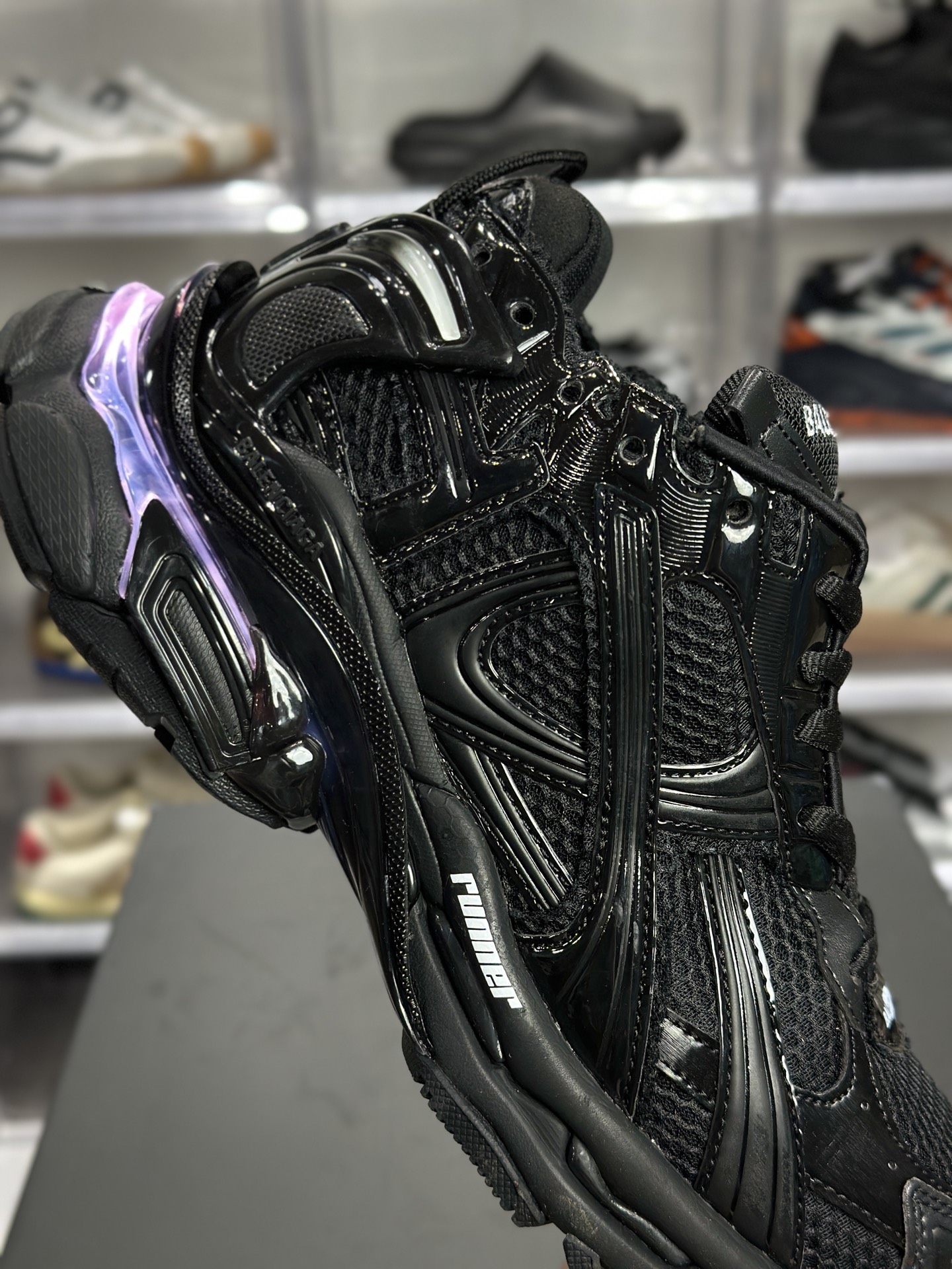 巴黎世家 Runner LED 黑绿 853225 WRNLD 1000-Top High Quatity Cheap Sneakers Fashion Clothing Clothes Bags handbags Shoes of all Brand wholesale With The best Quality And Beautiful Price from China Factory Chinese suppliers wholesaler seller 巴黎世家 Runner LED 黑绿 853225 WRNLD 1000