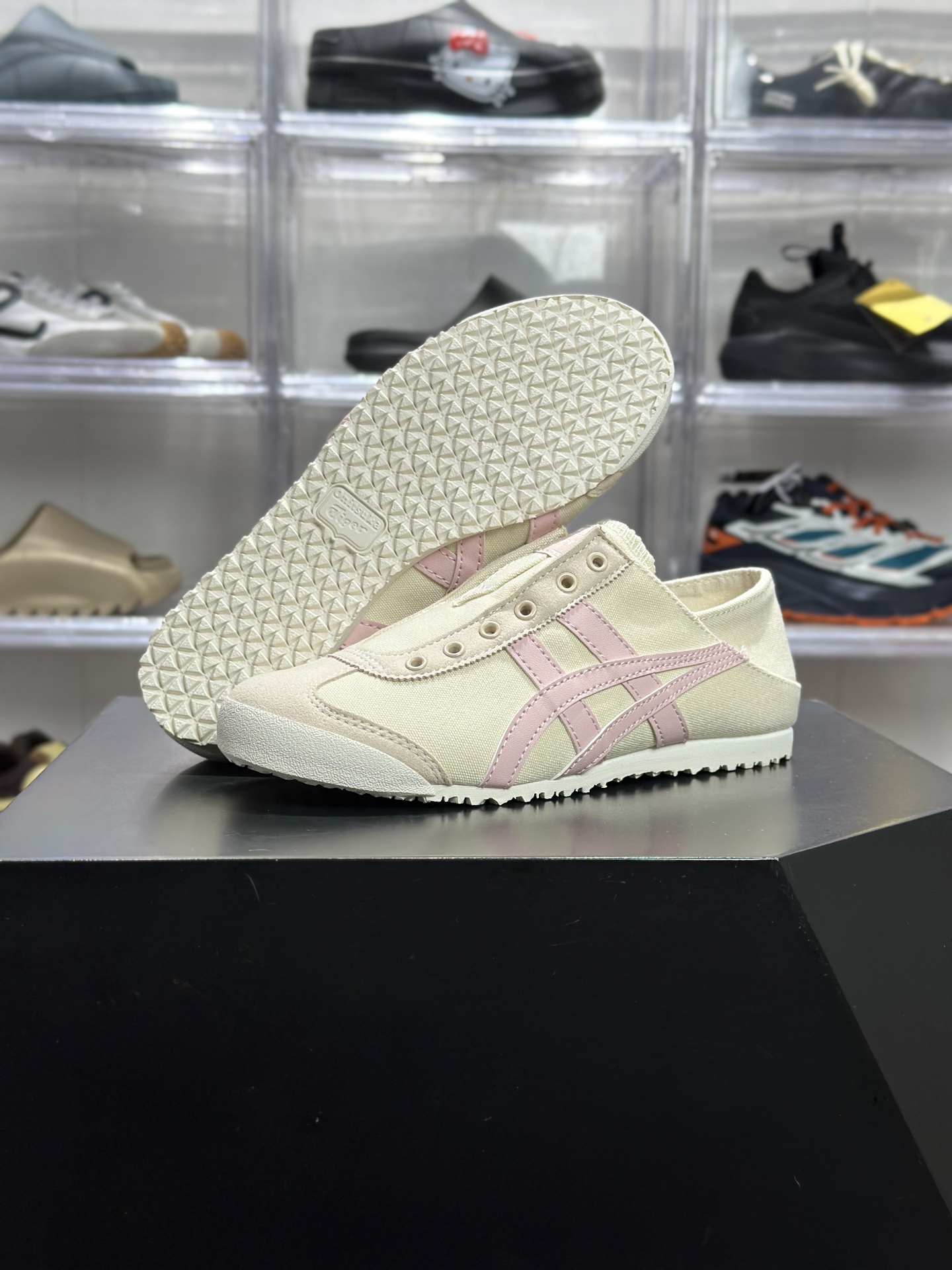 140 鬼冢虎 Mexico 66 Paraty 米白粉 1183A437-252-Chinese UA Cheap High Quatity Brand Clothes Bags handbags Sneakers wholesale wholesaler seller from China Factory suppliers Fashion Clothing Shoes best Quality Beautiful Price 140 鬼冢虎 Mexico 66 Paraty 米白粉 1183A437-252