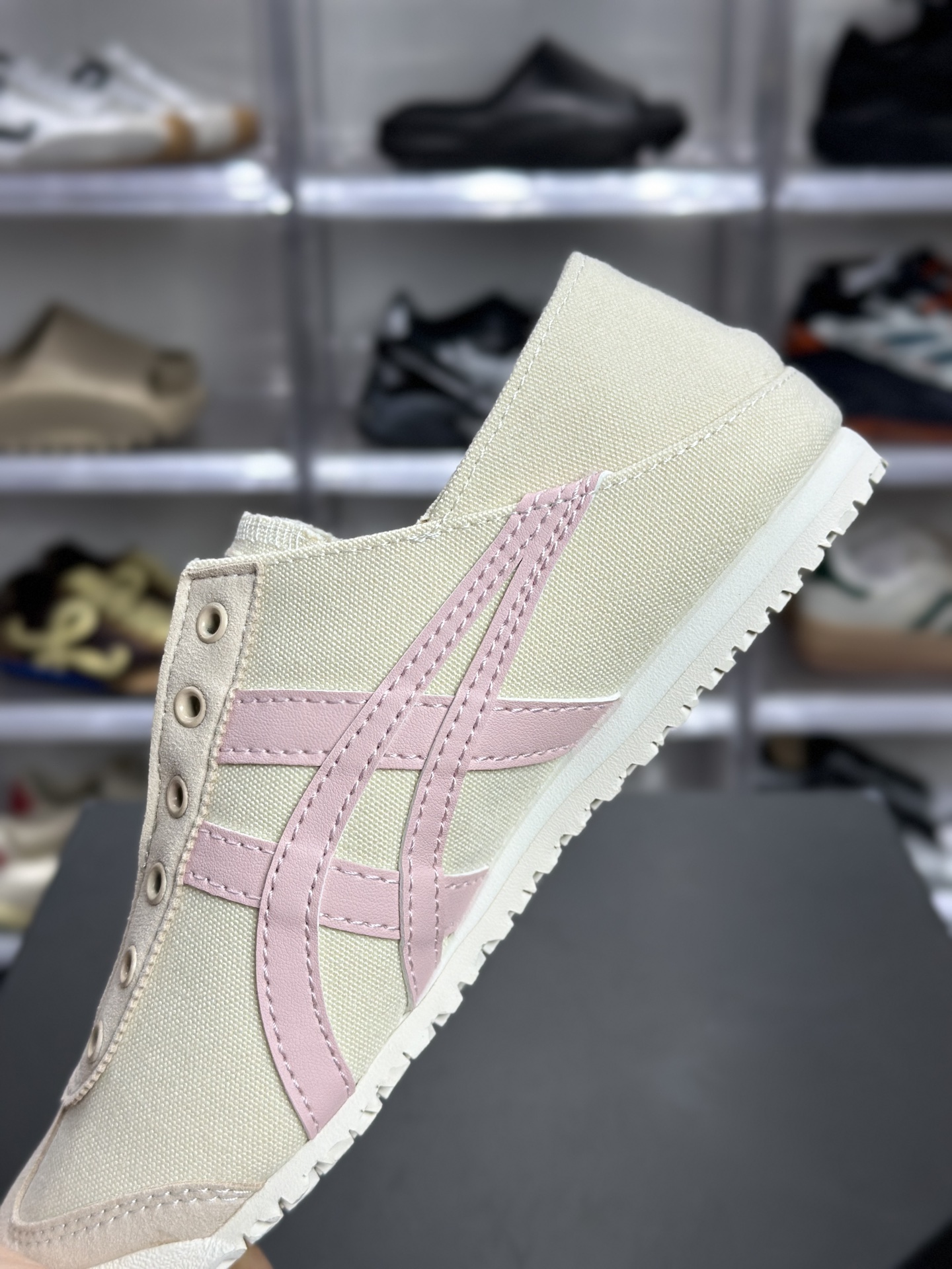 140 鬼冢虎 Mexico 66 Paraty 米白粉 1183A437-252-Chinese UA Cheap High Quatity Brand Clothes Bags handbags Sneakers wholesale wholesaler seller from China Factory suppliers Fashion Clothing Shoes best Quality Beautiful Price 140 鬼冢虎 Mexico 66 Paraty 米白粉 1183A437-252