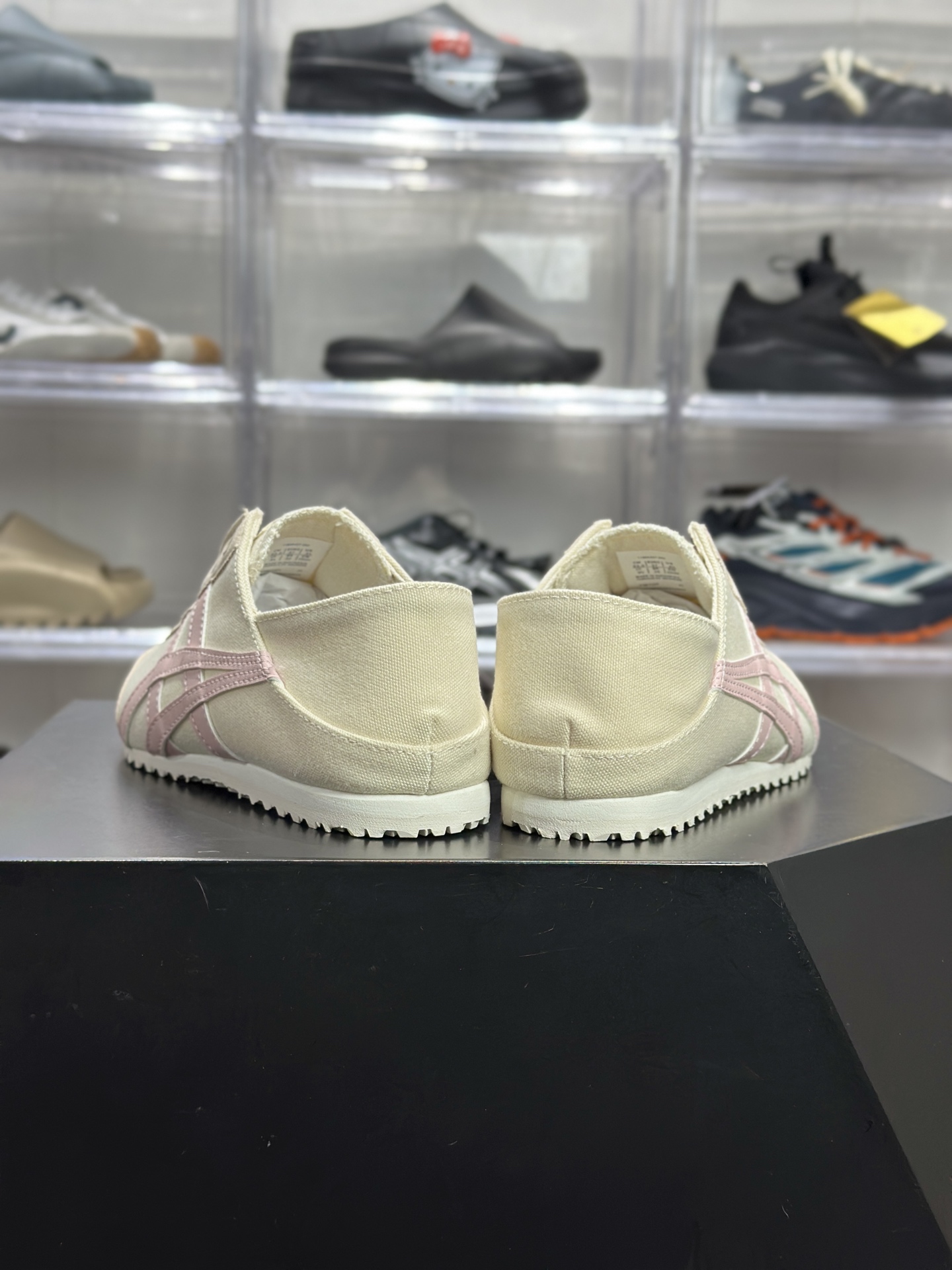 140 鬼冢虎 Mexico 66 Paraty 米白粉 1183A437-252-Chinese UA Cheap High Quatity Brand Clothes Bags handbags Sneakers wholesale wholesaler seller from China Factory suppliers Fashion Clothing Shoes best Quality Beautiful Price 140 鬼冢虎 Mexico 66 Paraty 米白粉 1183A437-252