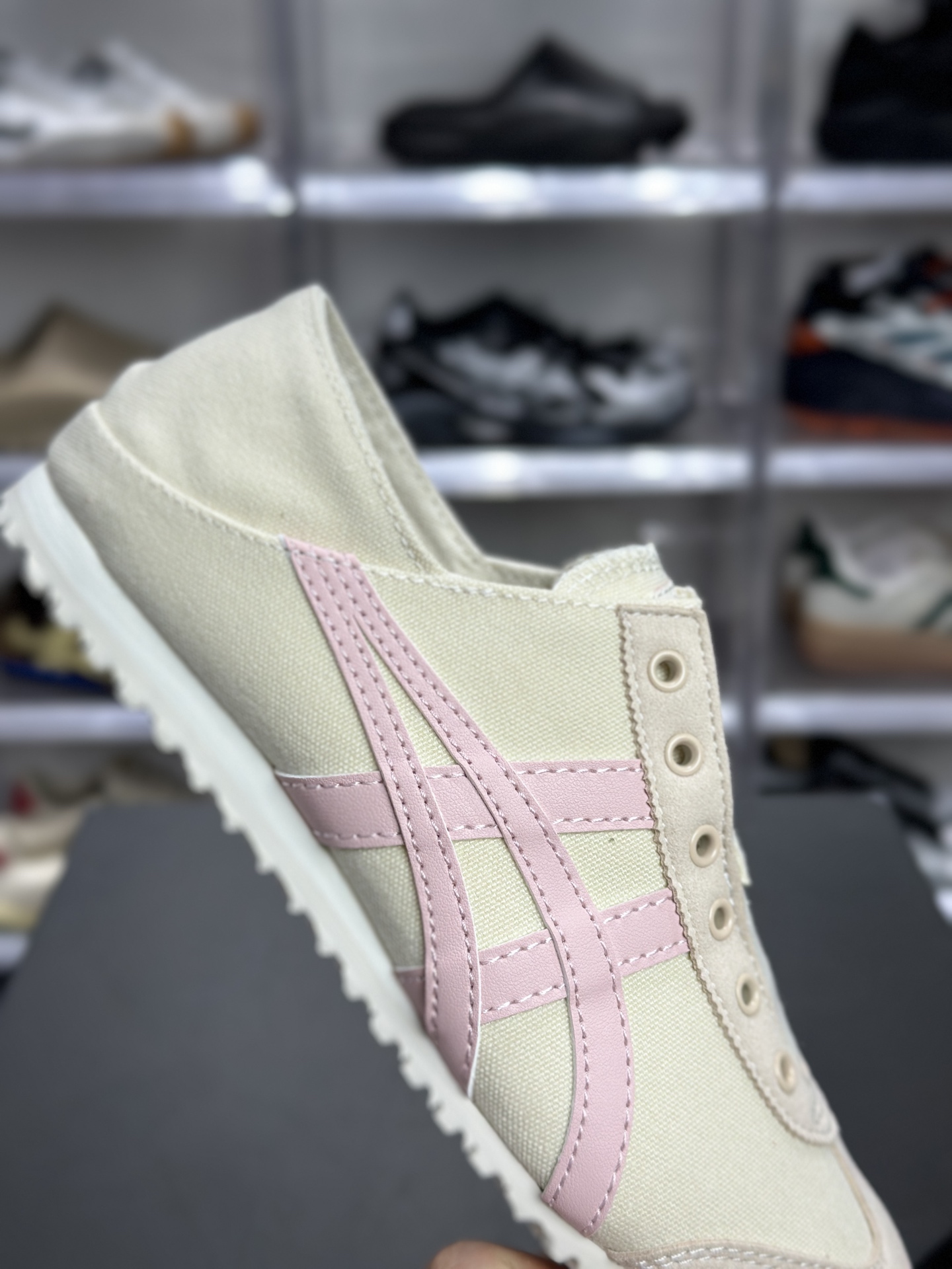 140 鬼冢虎 Mexico 66 Paraty 米白粉 1183A437-252-Chinese UA Cheap High Quatity Brand Clothes Bags handbags Sneakers wholesale wholesaler seller from China Factory suppliers Fashion Clothing Shoes best Quality Beautiful Price 140 鬼冢虎 Mexico 66 Paraty 米白粉 1183A437-252