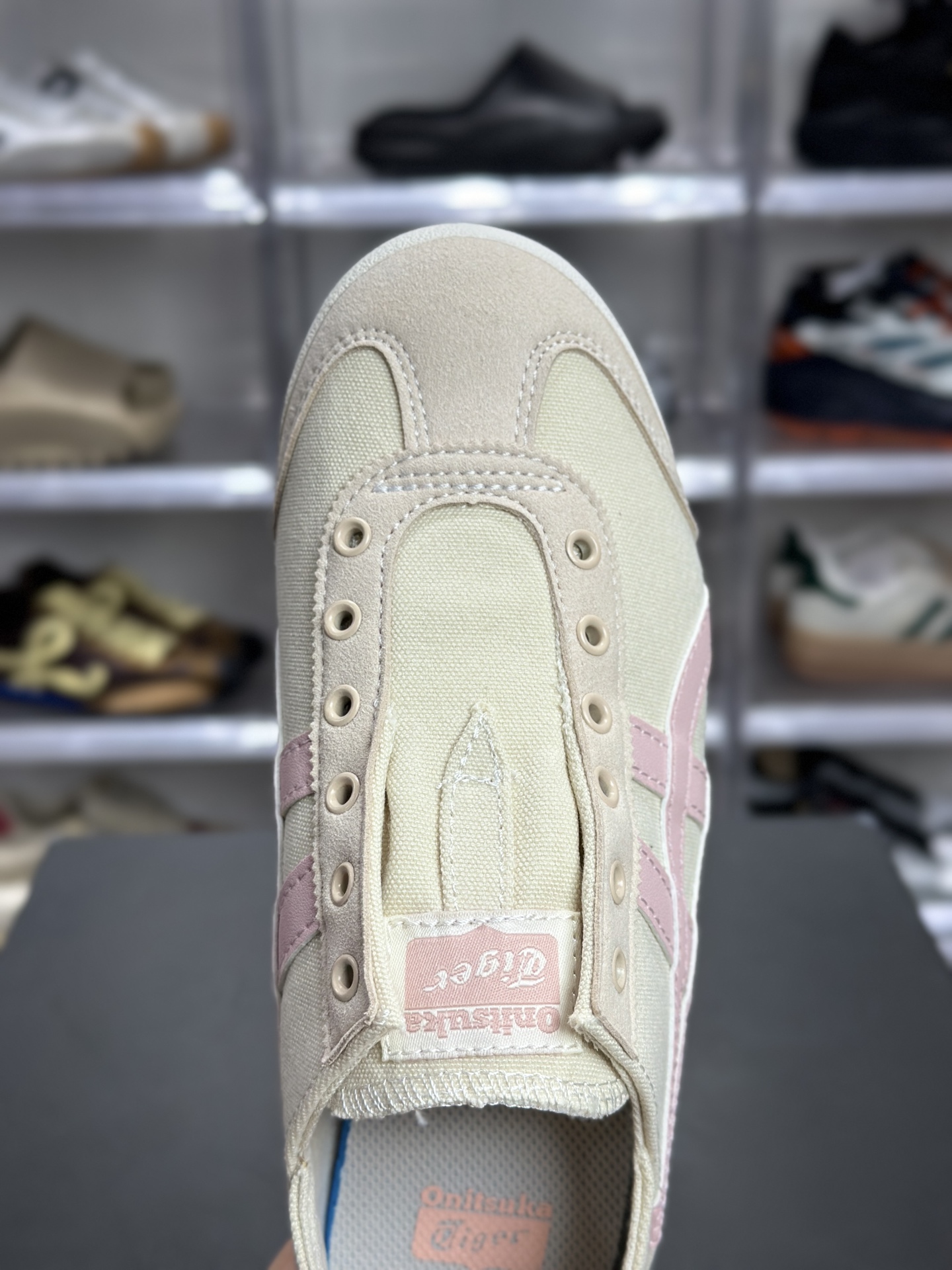 140 鬼冢虎 Mexico 66 Paraty 米白粉 1183A437-252-Chinese UA Cheap High Quatity Brand Clothes Bags handbags Sneakers wholesale wholesaler seller from China Factory suppliers Fashion Clothing Shoes best Quality Beautiful Price 140 鬼冢虎 Mexico 66 Paraty 米白粉 1183A437-252
