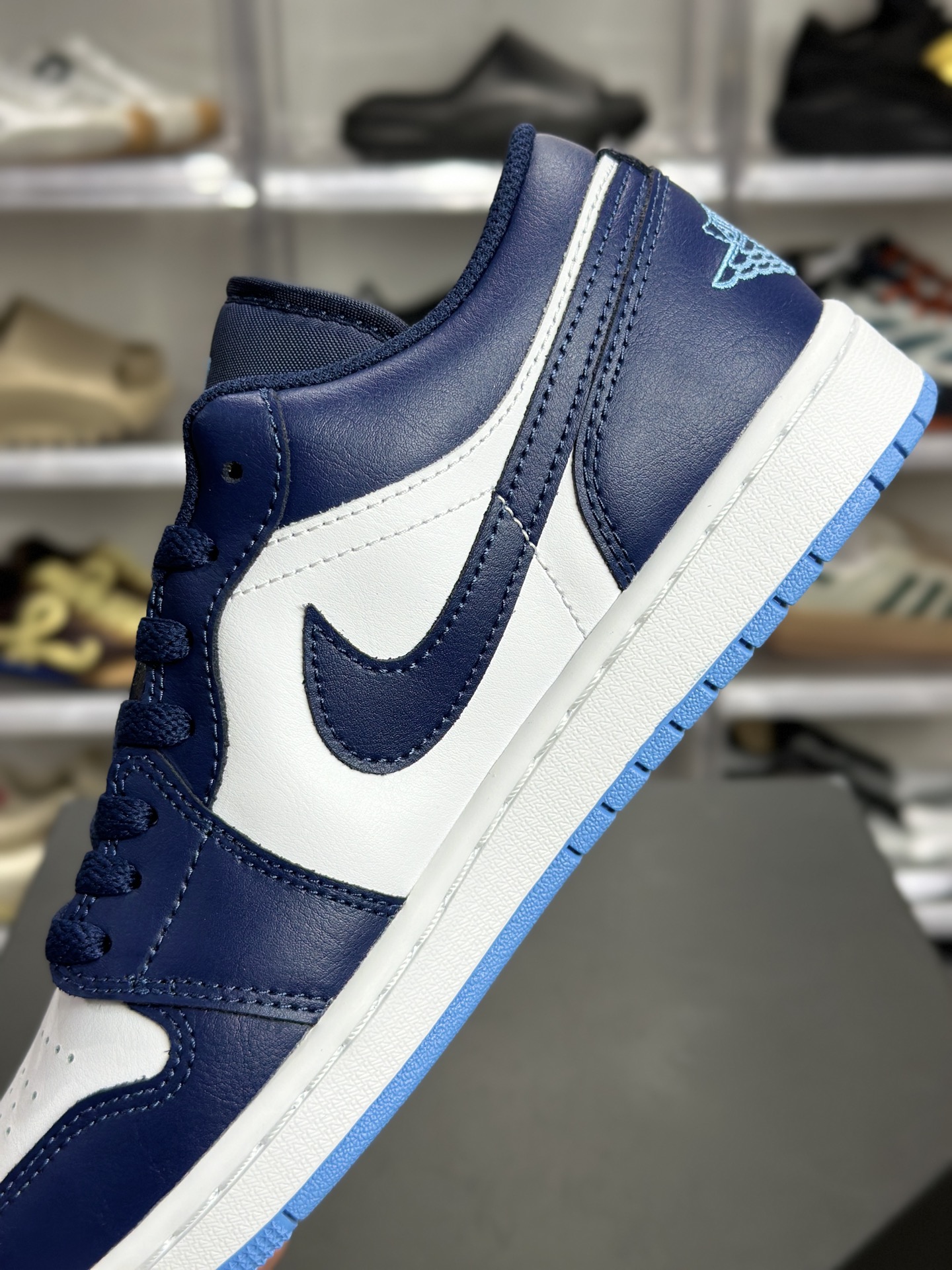 220 Air Jordan 1 Low 海军蓝白 553558-404-Chinese UA Cheap High Quatity Brand Clothes Bags handbags Sneakers wholesale wholesaler seller from China Factory suppliers Fashion Clothing Shoes best Quality Beautiful Price 220 Air Jordan 1 Low 海军蓝白 553558-404
