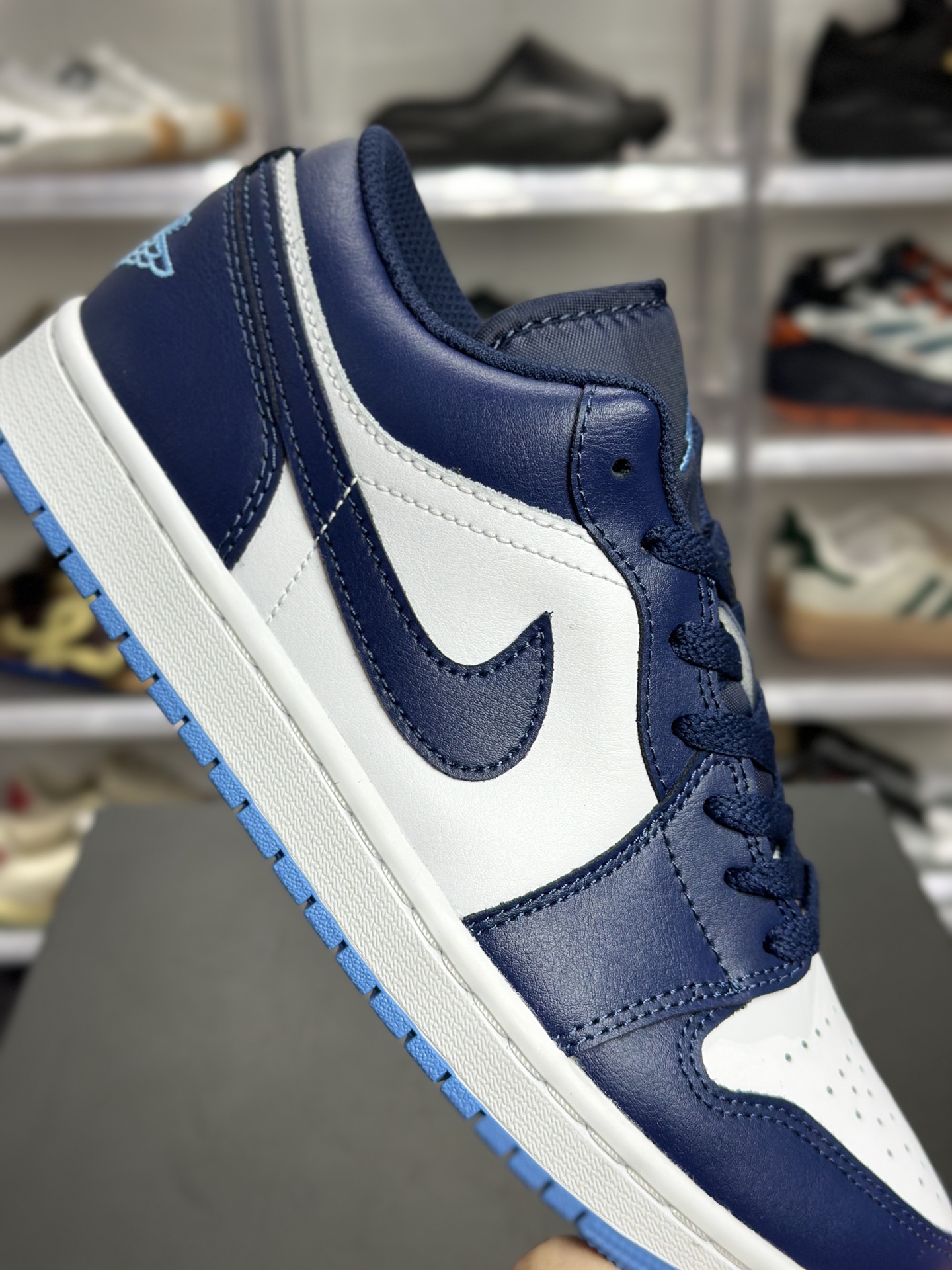 220 Air Jordan 1 Low 海军蓝白 553558-404-Chinese UA Cheap High Quatity Brand Clothes Bags handbags Sneakers wholesale wholesaler seller from China Factory suppliers Fashion Clothing Shoes best Quality Beautiful Price 220 Air Jordan 1 Low 海军蓝白 553558-404