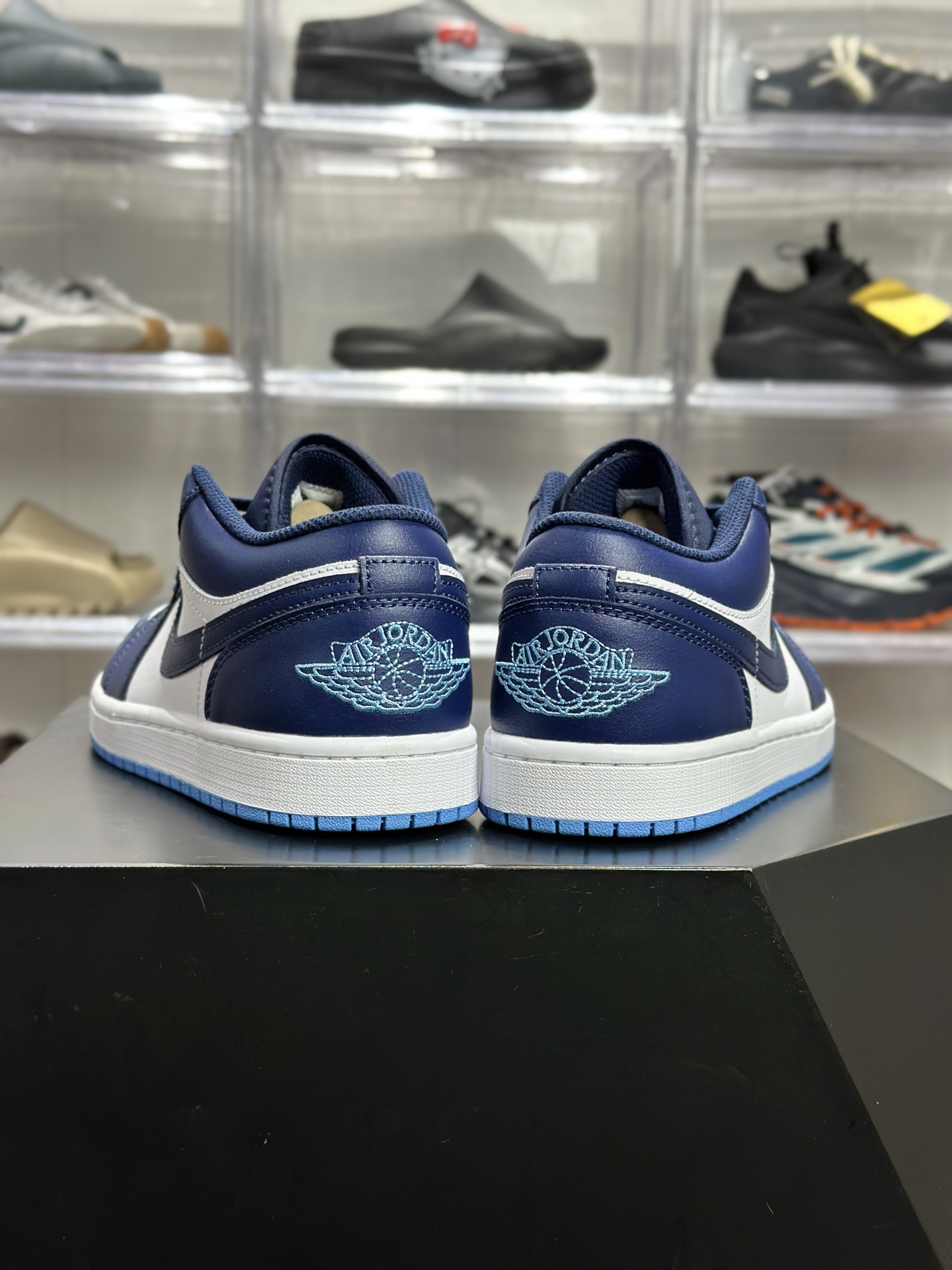 220 Air Jordan 1 Low 海军蓝白 553558-404-Chinese UA Cheap High Quatity Brand Clothes Bags handbags Sneakers wholesale wholesaler seller from China Factory suppliers Fashion Clothing Shoes best Quality Beautiful Price 220 Air Jordan 1 Low 海军蓝白 553558-404