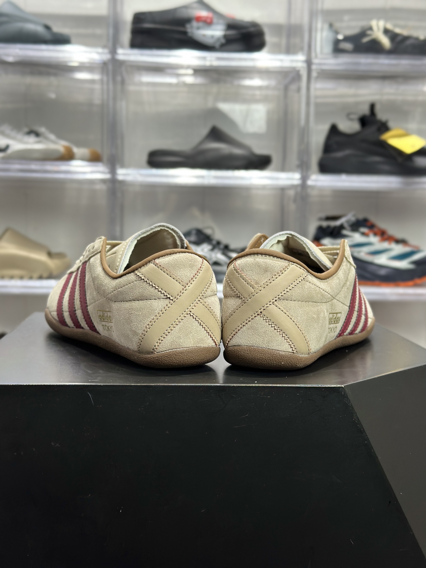 150 adidas TOKYO W 卡其酒红 KJ0367-Chinese UA Cheap High Quatity Brand Clothes Bags handbags Sneakers wholesale wholesaler seller from China Factory suppliers Fashion Clothing Shoes best Quality Beautiful Price 150 adidas TOKYO W 卡其酒红 KJ0367