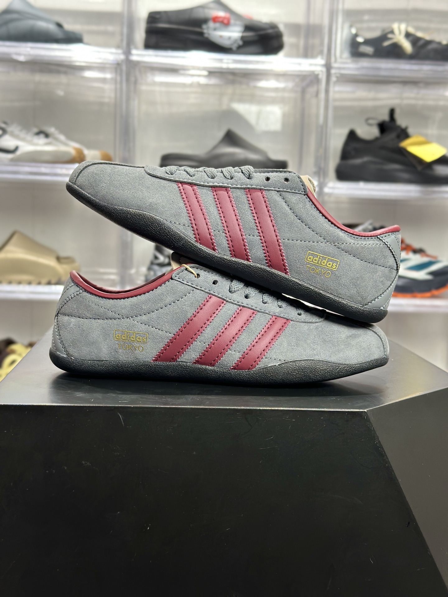 150 adidas TOKYO W 深灰酒红 KJ0366-Chinese UA Cheap High Quatity Brand Clothes Bags handbags Sneakers wholesale wholesaler seller from China Factory suppliers Fashion Clothing Shoes best Quality Beautiful Price 150 adidas TOKYO W 深灰酒红 KJ0366