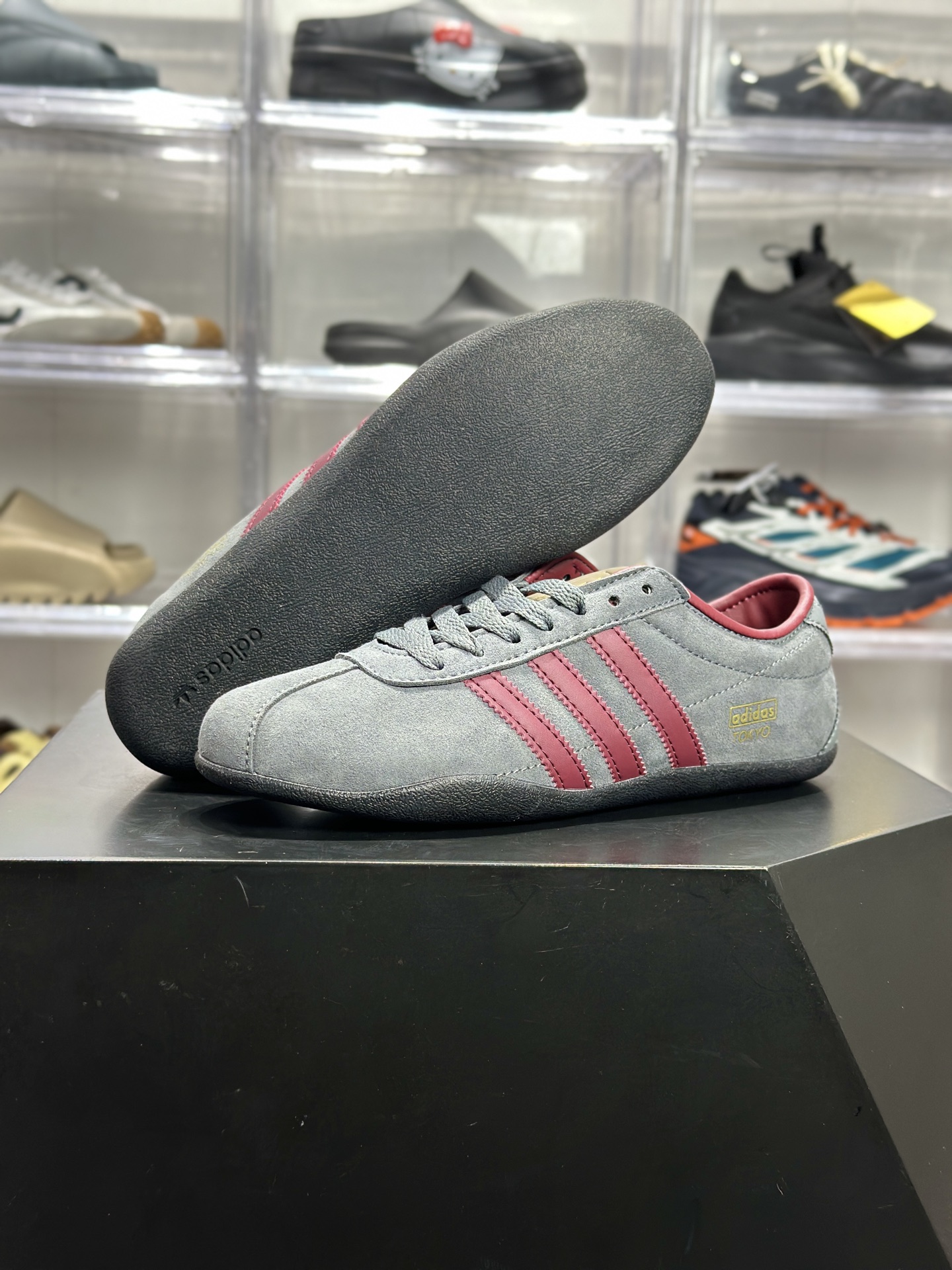 150 adidas TOKYO W 深灰酒红 KJ0366-Chinese UA Cheap High Quatity Brand Clothes Bags handbags Sneakers wholesale wholesaler seller from China Factory suppliers Fashion Clothing Shoes best Quality Beautiful Price 150 adidas TOKYO W 深灰酒红 KJ0366