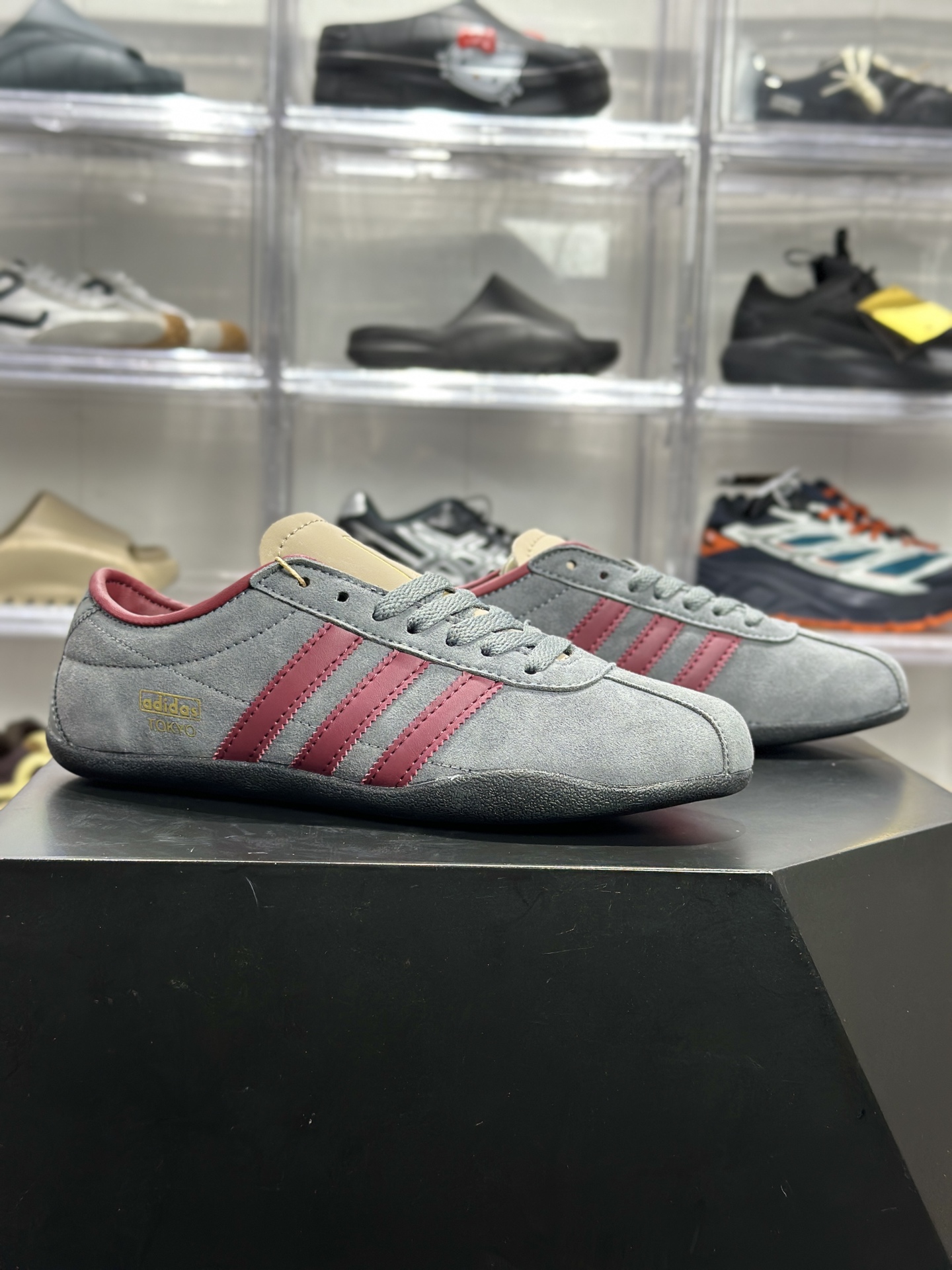 150 adidas TOKYO W 深灰酒红 KJ0366-Chinese UA Cheap High Quatity Brand Clothes Bags handbags Sneakers wholesale wholesaler seller from China Factory suppliers Fashion Clothing Shoes best Quality Beautiful Price 150 adidas TOKYO W 深灰酒红 KJ0366