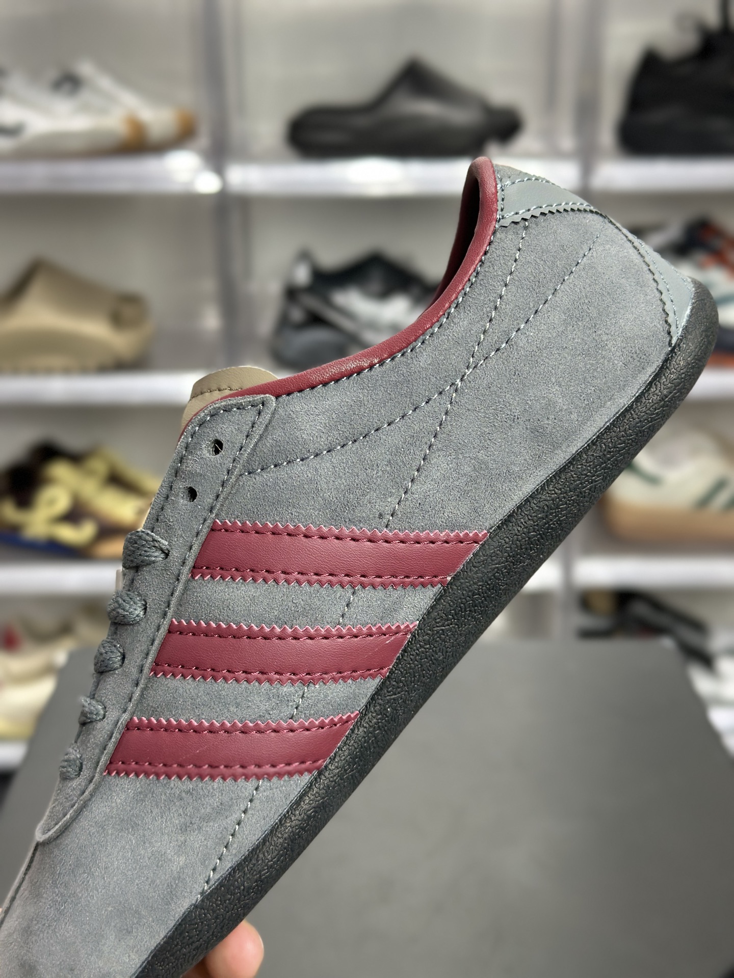 150 adidas TOKYO W 深灰酒红 KJ0366-Chinese UA Cheap High Quatity Brand Clothes Bags handbags Sneakers wholesale wholesaler seller from China Factory suppliers Fashion Clothing Shoes best Quality Beautiful Price 150 adidas TOKYO W 深灰酒红 KJ0366