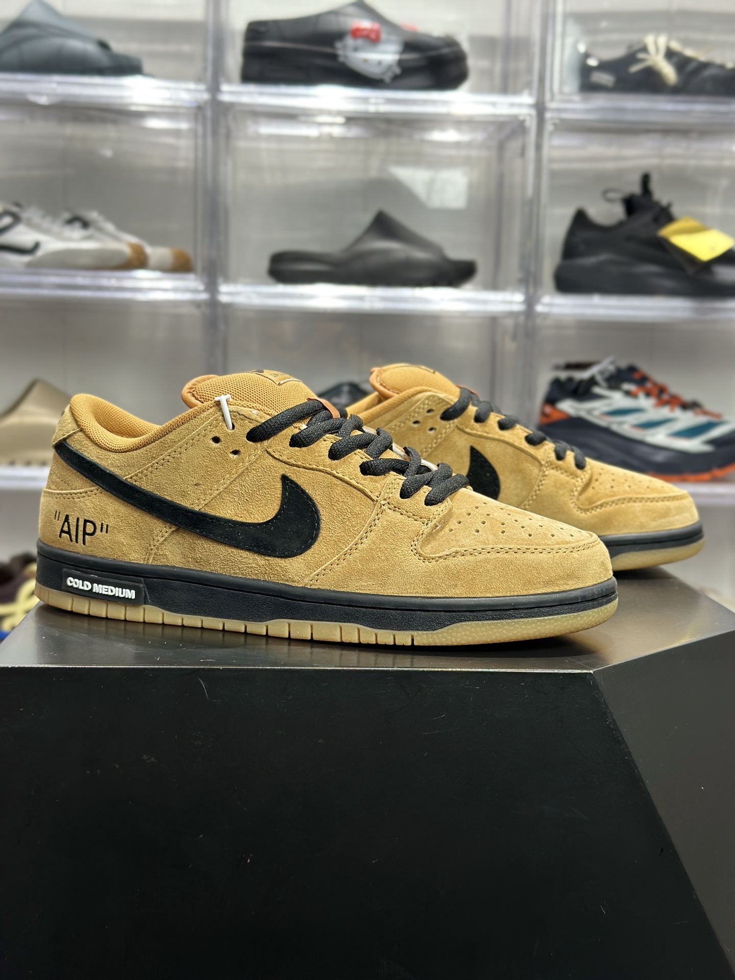 200 Nike SB Dunk Low 小麦色 BQ6817-204-Chinese UA Cheap High Quatity Brand Clothes Bags handbags Sneakers wholesale wholesaler seller from China Factory suppliers Fashion Clothing Shoes best Quality Beautiful Price 200 Nike SB Dunk Low 小麦色 BQ6817-204