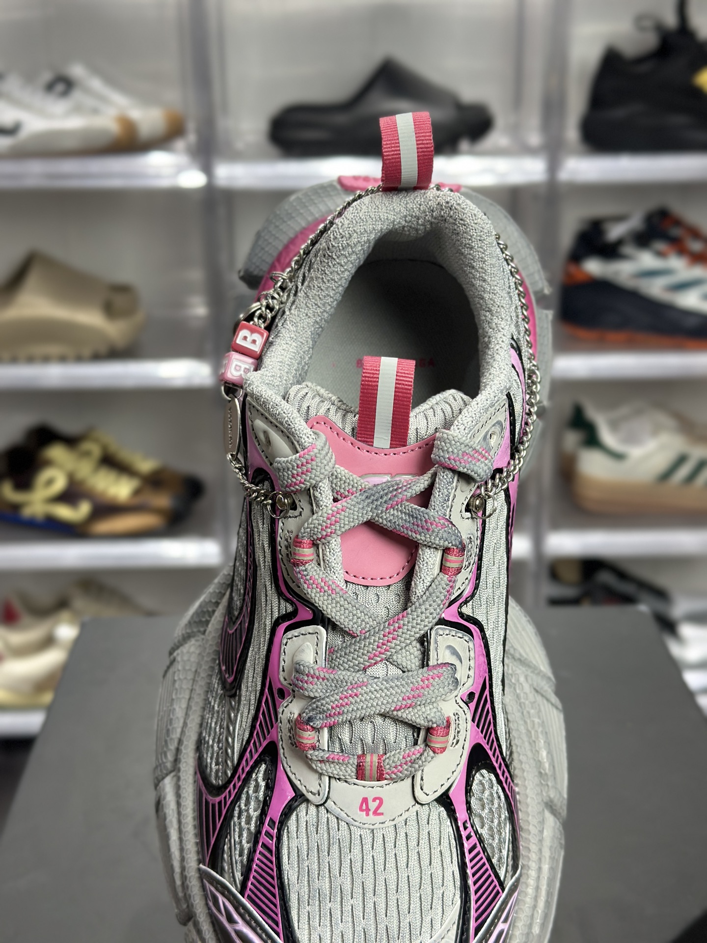 Balenciaga 3XL 灰粉限定款 链条装饰版 814266-Top High Quatity Cheap Sneakers Fashion Clothing Clothes Bags handbags Shoes of all Brand wholesale With The best Quality And Beautiful Price from China Factory Chinese suppliers wholesaler seller Balenciaga 3XL 灰粉限定款 链条装饰版 814266