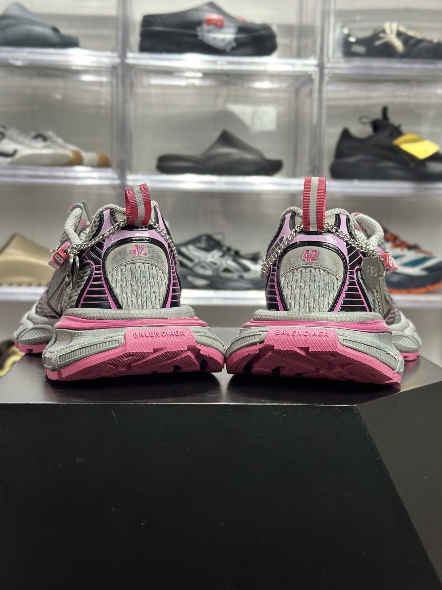 Balenciaga 3XL 灰粉限定款 链条装饰版 814266-Top High Quatity Cheap Sneakers Fashion Clothing Clothes Bags handbags Shoes of all Brand wholesale With The best Quality And Beautiful Price from China Factory Chinese suppliers wholesaler seller Balenciaga 3XL 灰粉限定款 链条装饰版 814266