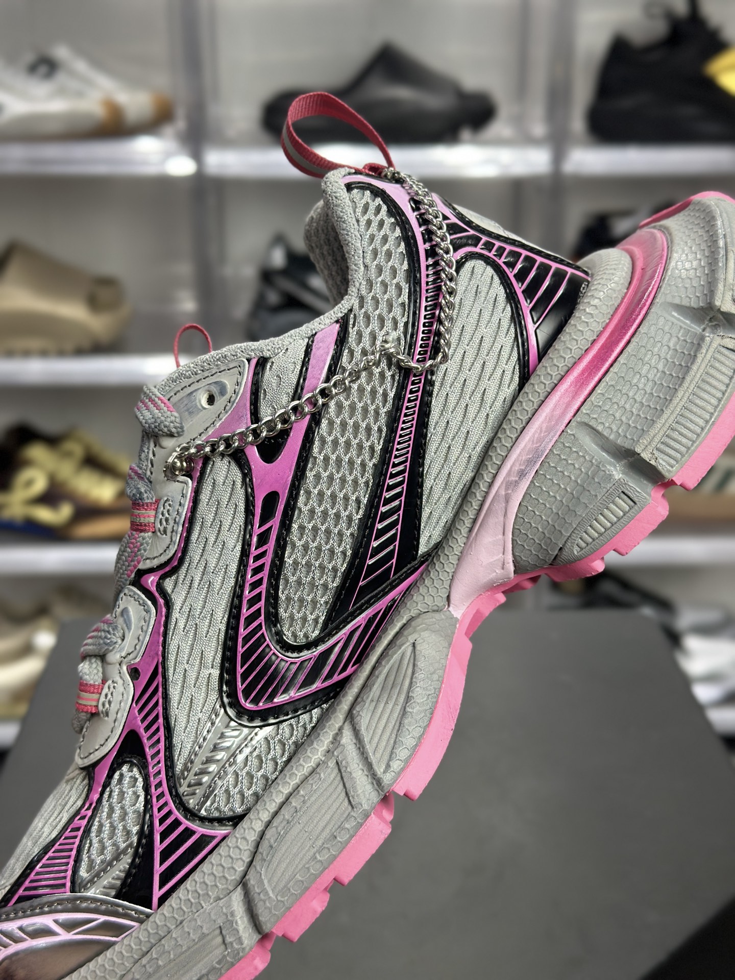 Balenciaga 3XL 灰粉限定款 链条装饰版 814266-Top High Quatity Cheap Sneakers Fashion Clothing Clothes Bags handbags Shoes of all Brand wholesale With The best Quality And Beautiful Price from China Factory Chinese suppliers wholesaler seller Balenciaga 3XL 灰粉限定款 链条装饰版 814266