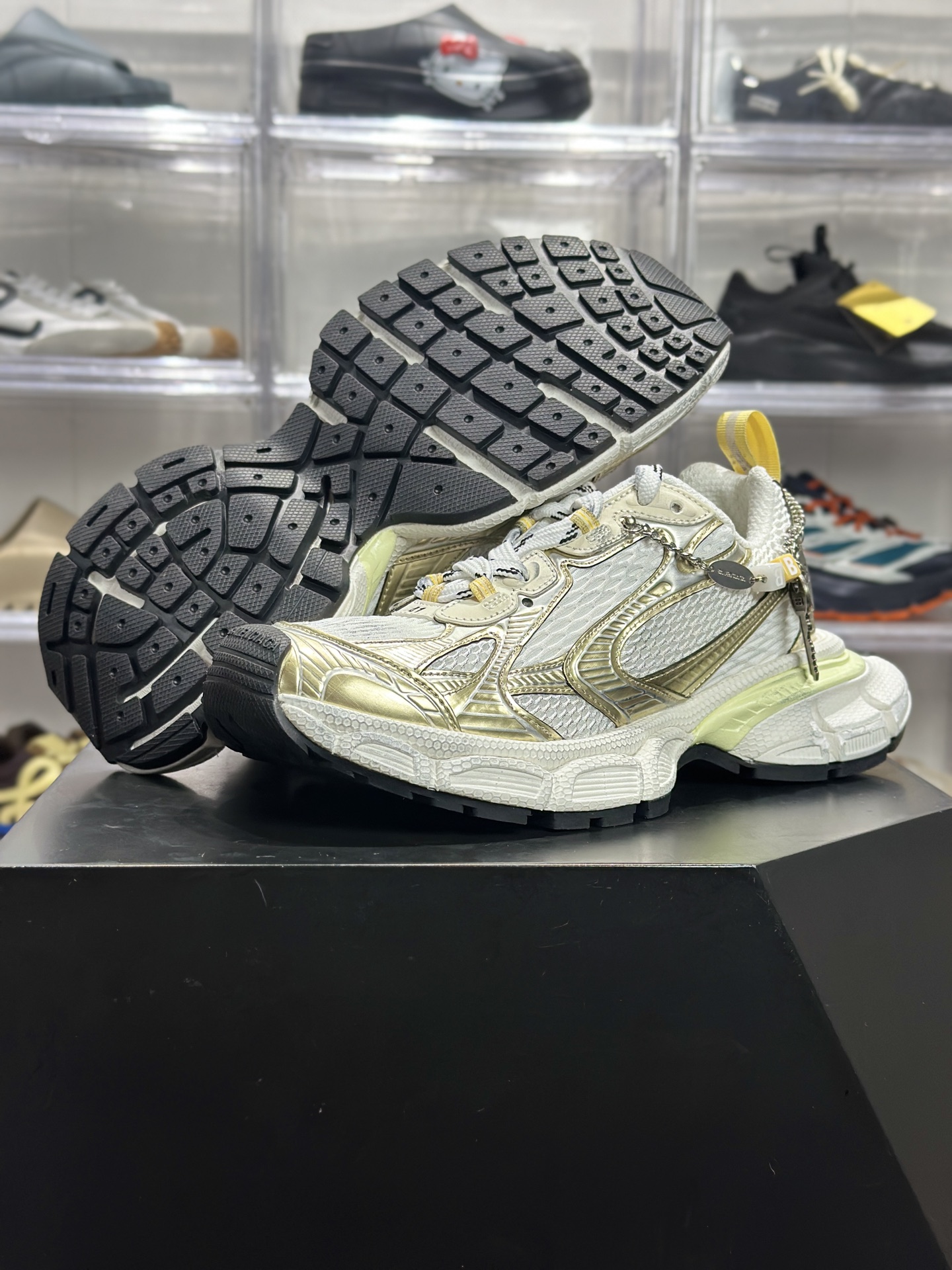 Balenciaga 3XL 白金限定款 专属装饰链版 白金 + 做旧配色-Top High Quatity Cheap Sneakers Fashion Clothing Clothes Bags handbags Shoes of all Brand wholesale With The best Quality And Beautiful Price from China Factory Chinese suppliers wholesaler seller Balenciaga 3XL 白金限定款 专属装饰链版 白金 + 做旧配色