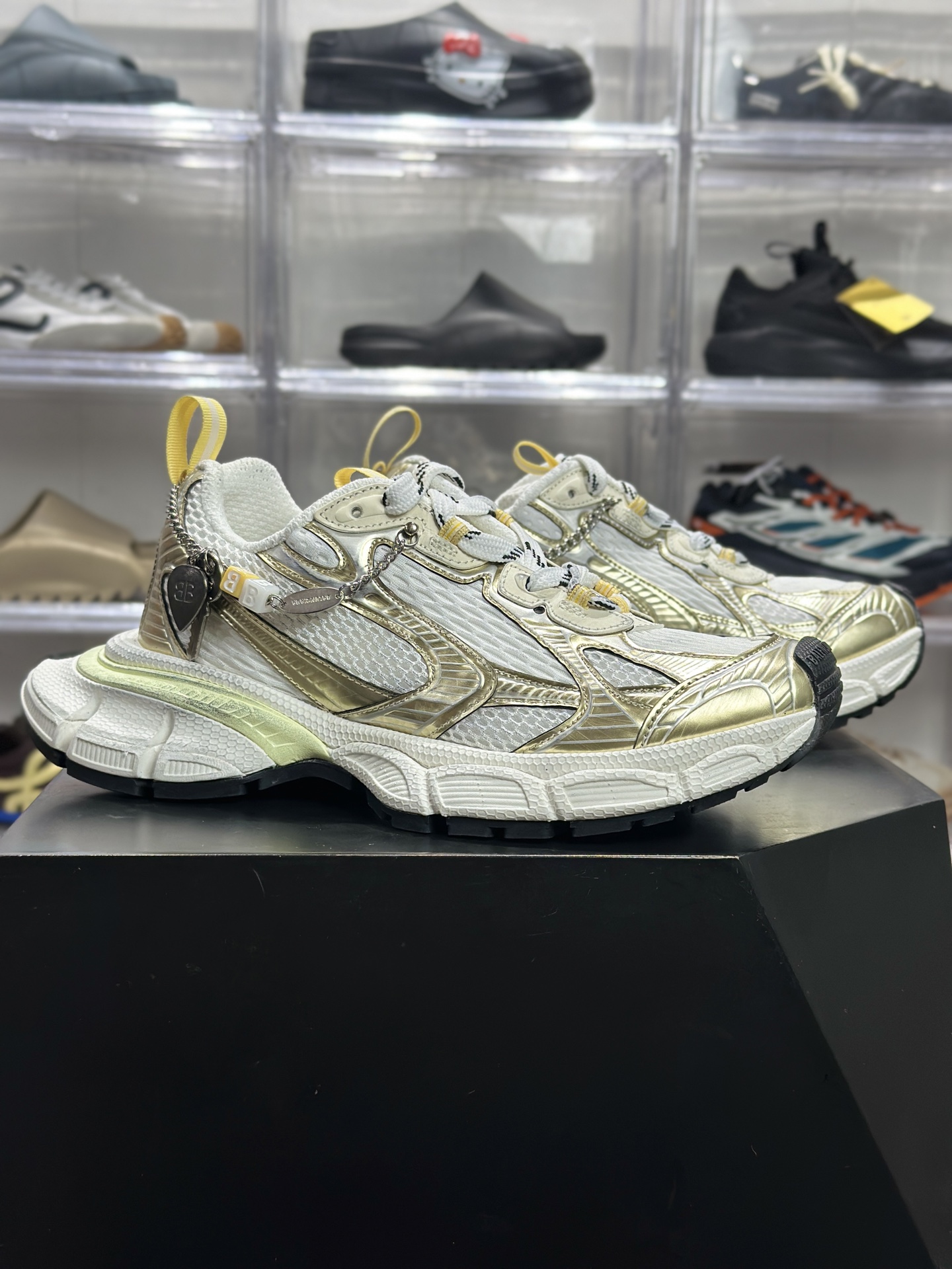 Balenciaga 3XL 白金限定款 专属装饰链版 白金 + 做旧配色-Top High Quatity Cheap Sneakers Fashion Clothing Clothes Bags handbags Shoes of all Brand wholesale With The best Quality And Beautiful Price from China Factory Chinese suppliers wholesaler seller Balenciaga 3XL 白金限定款 专属装饰链版 白金 + 做旧配色