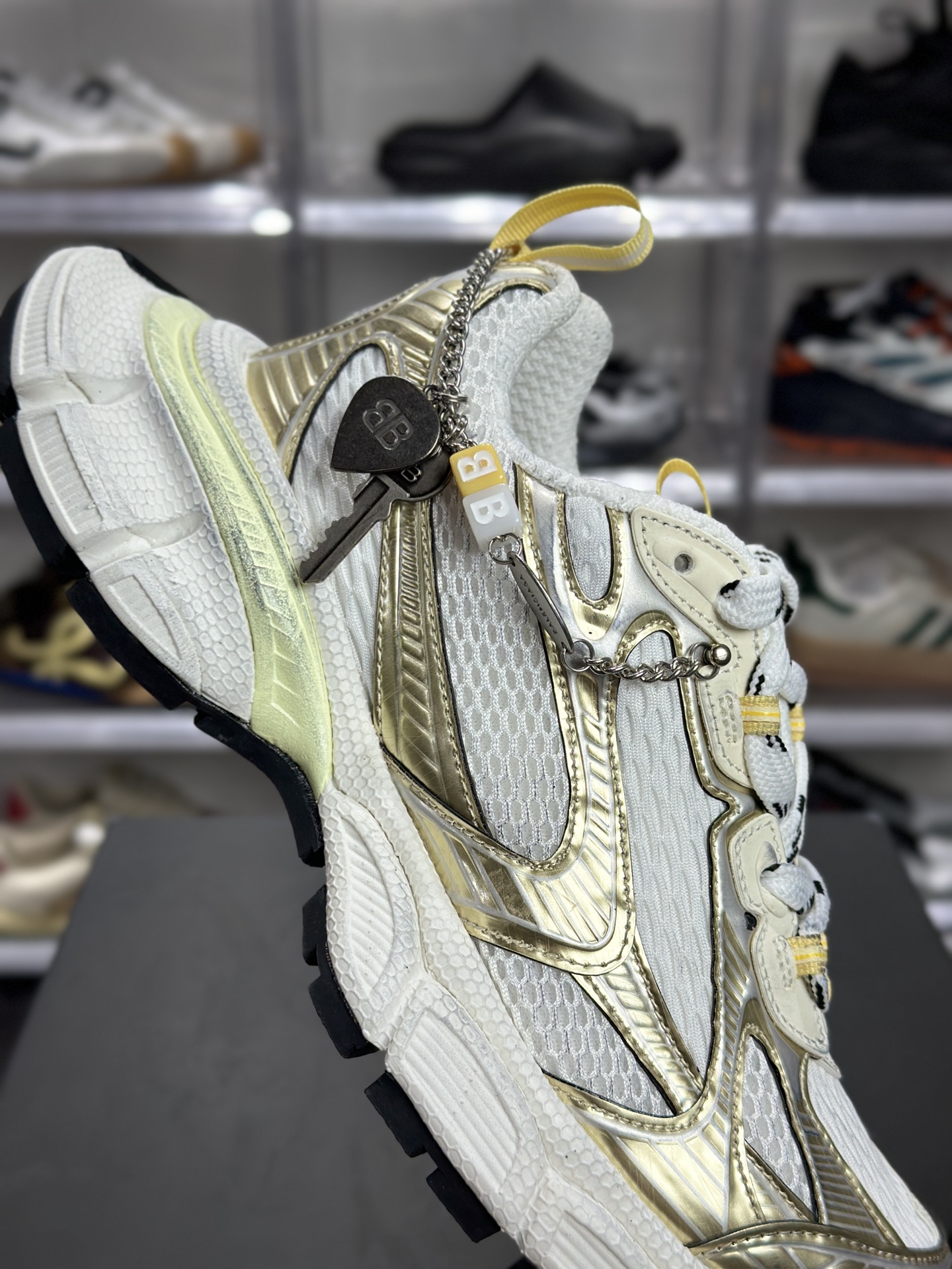 Balenciaga 3XL 白金限定款 专属装饰链版 白金 + 做旧配色-Top High Quatity Cheap Sneakers Fashion Clothing Clothes Bags handbags Shoes of all Brand wholesale With The best Quality And Beautiful Price from China Factory Chinese suppliers wholesaler seller Balenciaga 3XL 白金限定款 专属装饰链版 白金 + 做旧配色