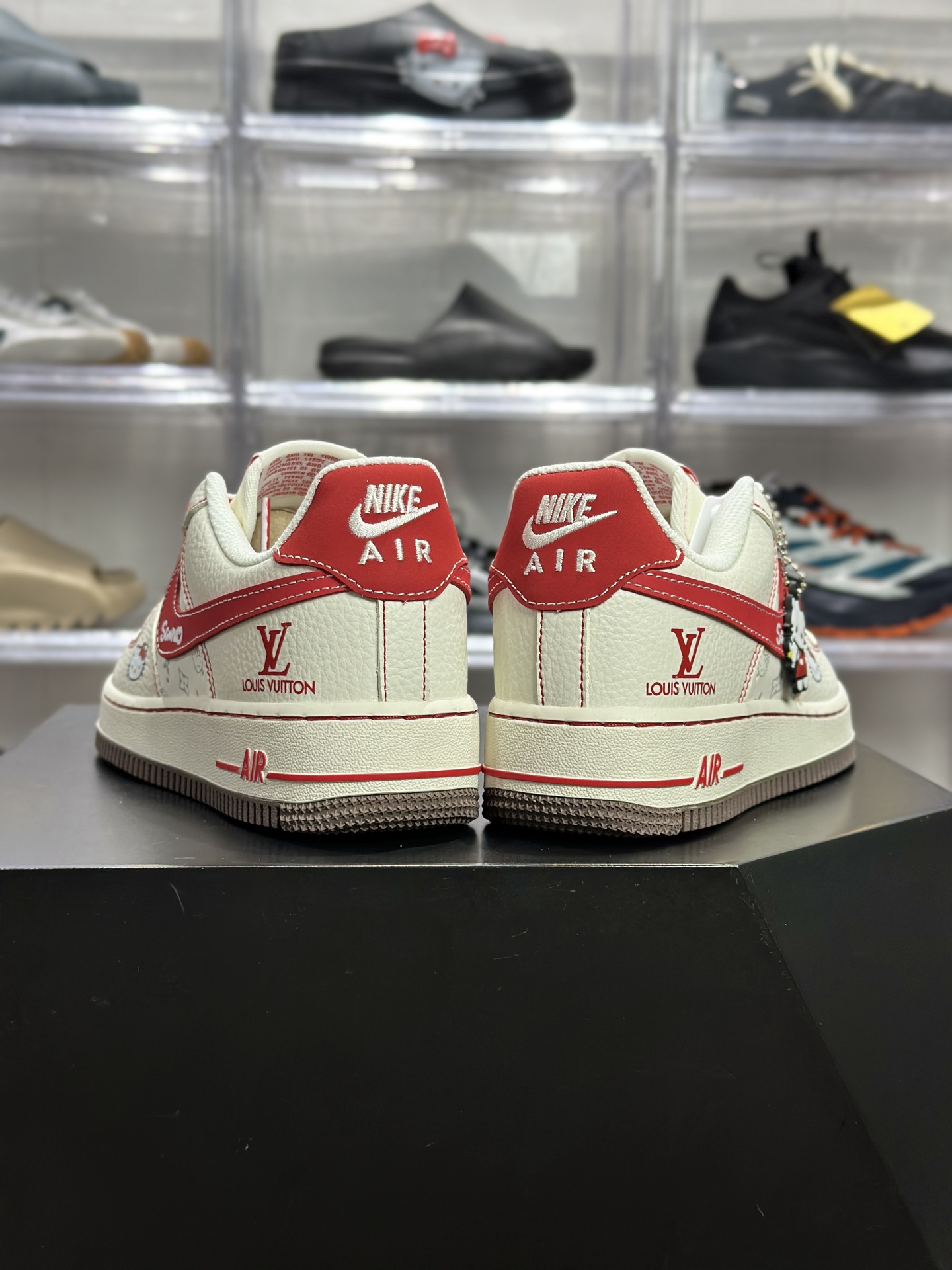 260 Hello Kitty x AF1 奶油红定制款 168-NH0601-549-Chinese UA Cheap High Quatity Brand Clothes Bags handbags Sneakers wholesale wholesaler seller from China Factory suppliers Fashion Clothing Shoes best Quality Beautiful Price 260 Hello Kitty x AF1 奶油红定制款 168-NH0601-549